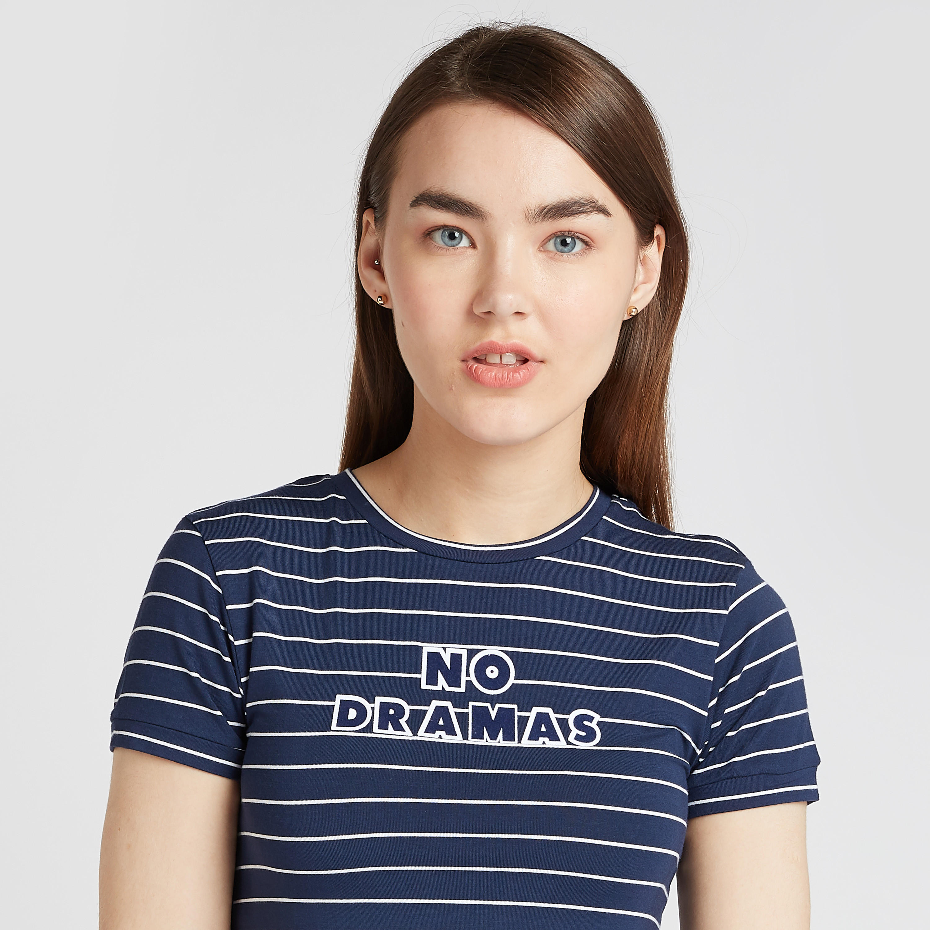 بلوزة مقلّمة بياقة مستديرة وأكمام قصيرة-women-clothing-tshirts-image-3