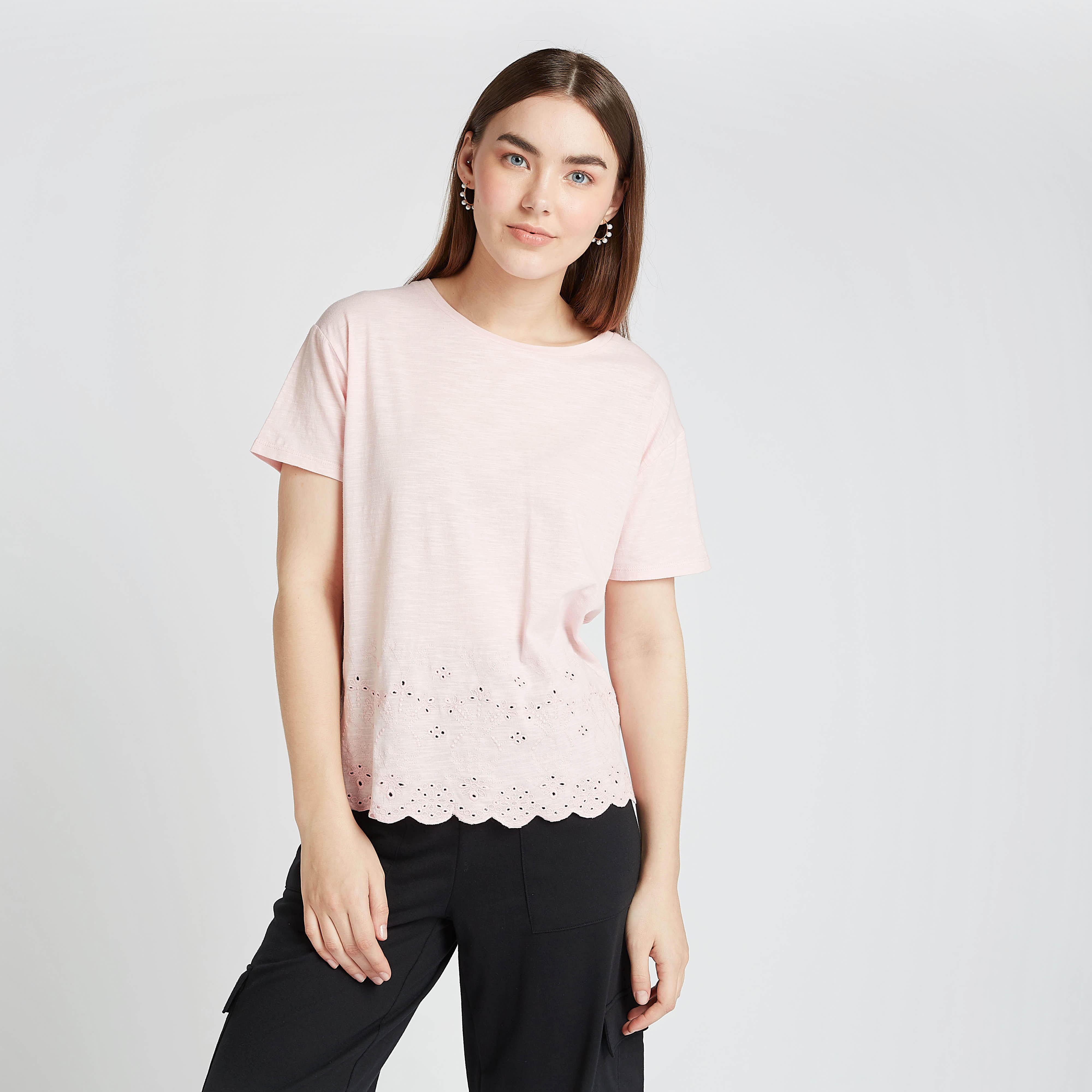 بلوزة شيفلي بياقة ضيّقة وأكمام قصيرة-women-clothing-shirtsandblouses-blouses-image-1