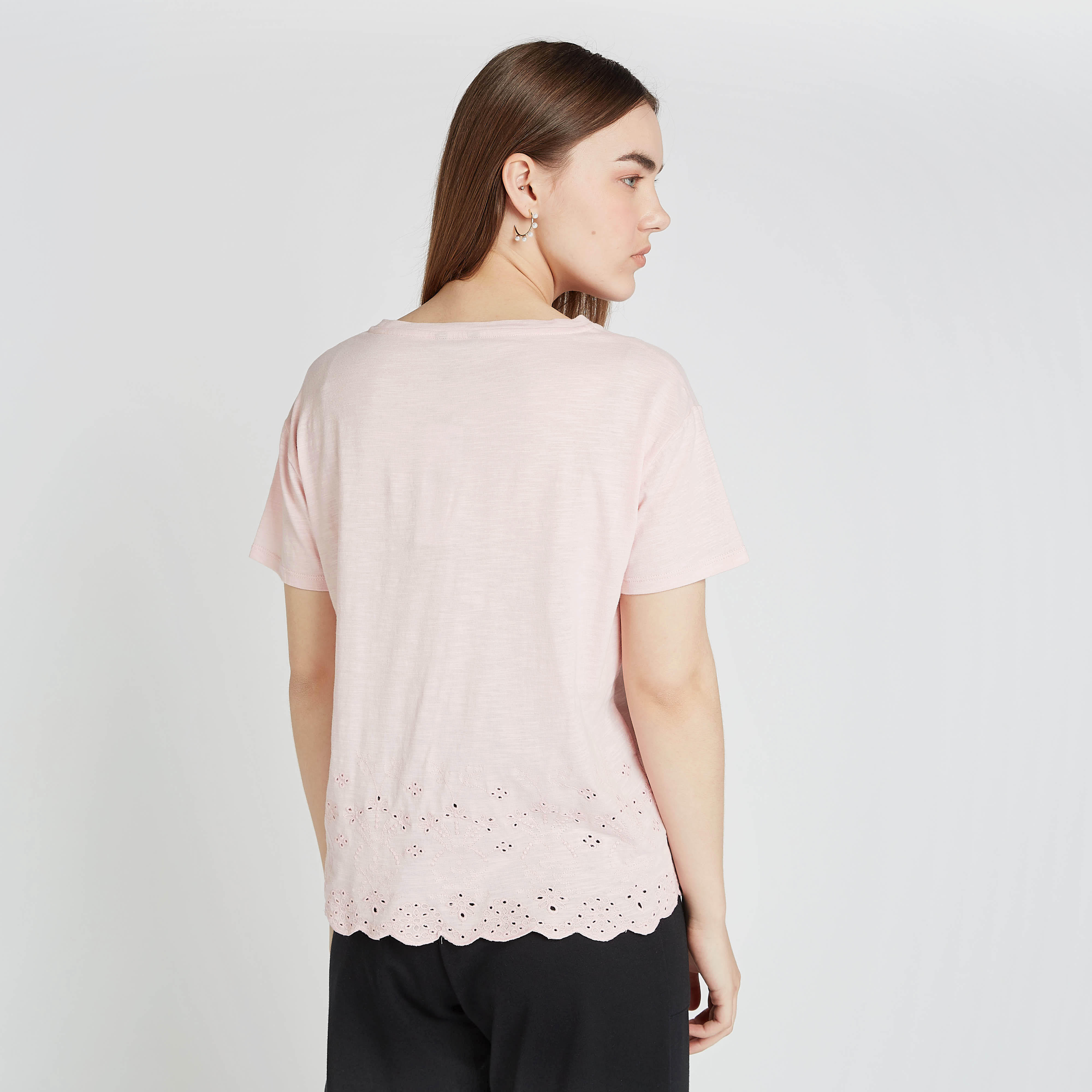 بلوزة شيفلي بياقة ضيّقة وأكمام قصيرة-women-clothing-shirtsandblouses-blouses-image-4