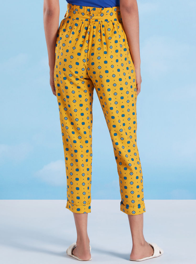 بنطلون قصير بطبعات و بخصر متوسط الإرتفاع بجيوب وأربطة-women-clothing-bottoms-trousers-image-4