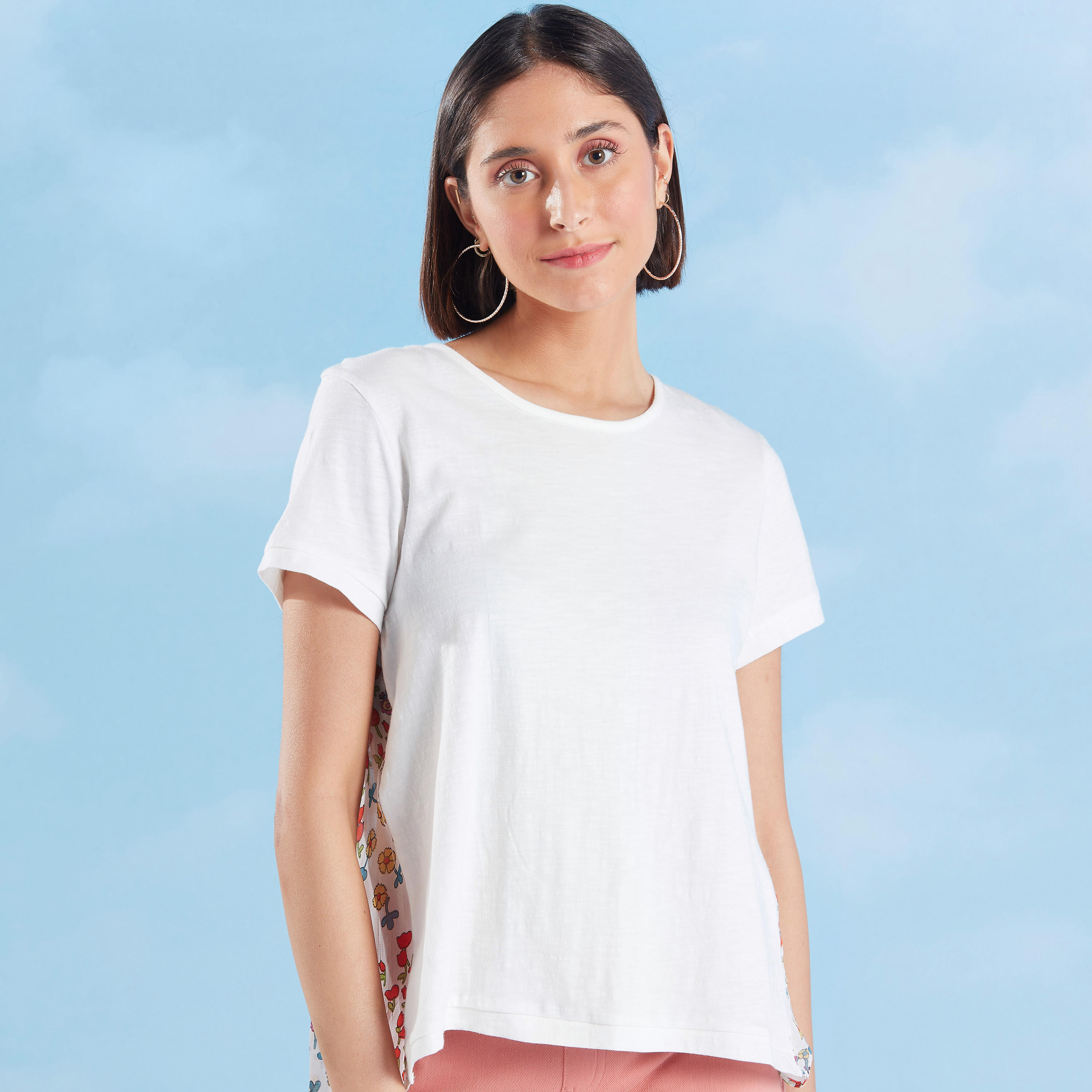 تيشيرت بتصاميم مغايرة وحواف غير مستوية-women-clothing-tshirts-image-1