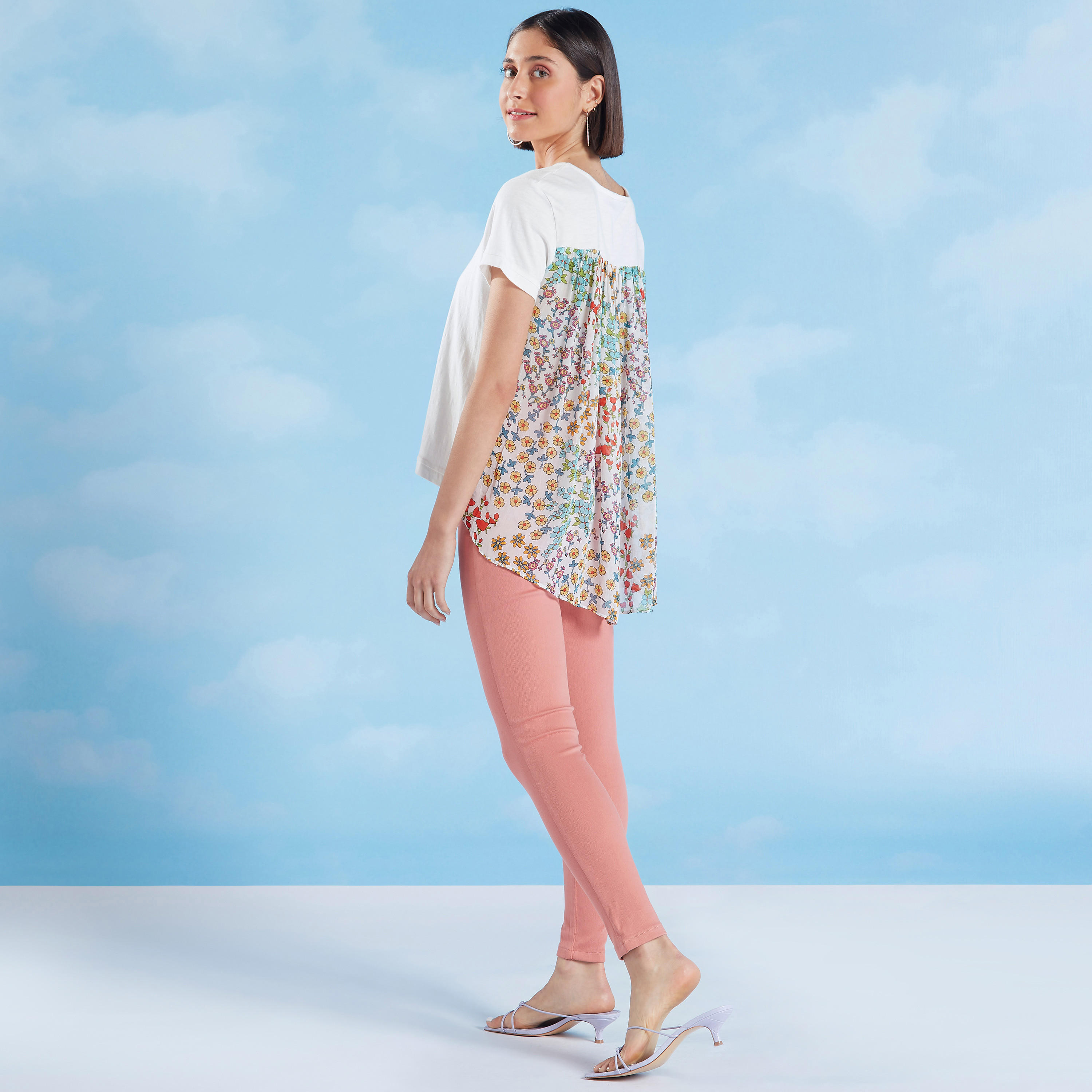 تيشيرت بتصاميم مغايرة وحواف غير مستوية-women-clothing-tshirts-image-2