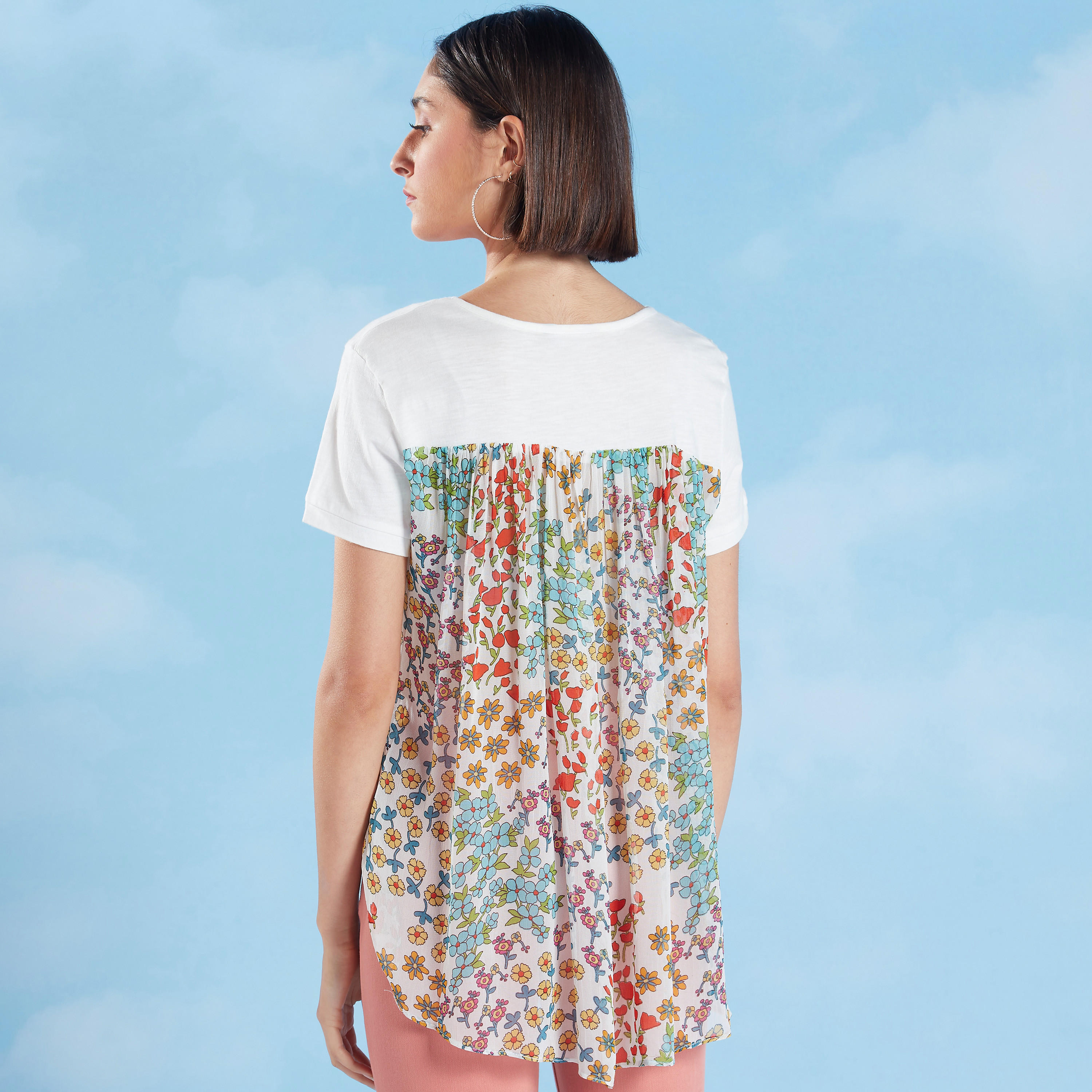 تيشيرت بتصاميم مغايرة وحواف غير مستوية-women-clothing-tshirts-image-4