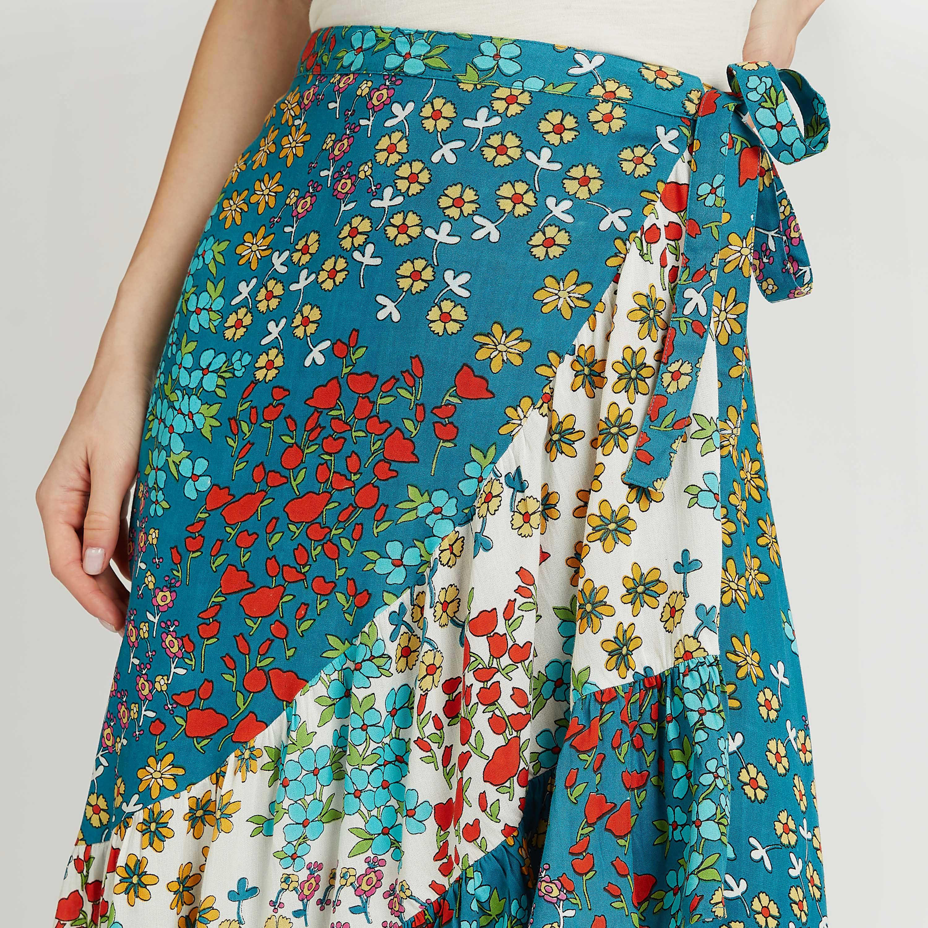 تنورة ملفوفة ميدي بحواف غير مستوية وأربطة وطبعات-women-clothing-bottoms-skirts-image-3