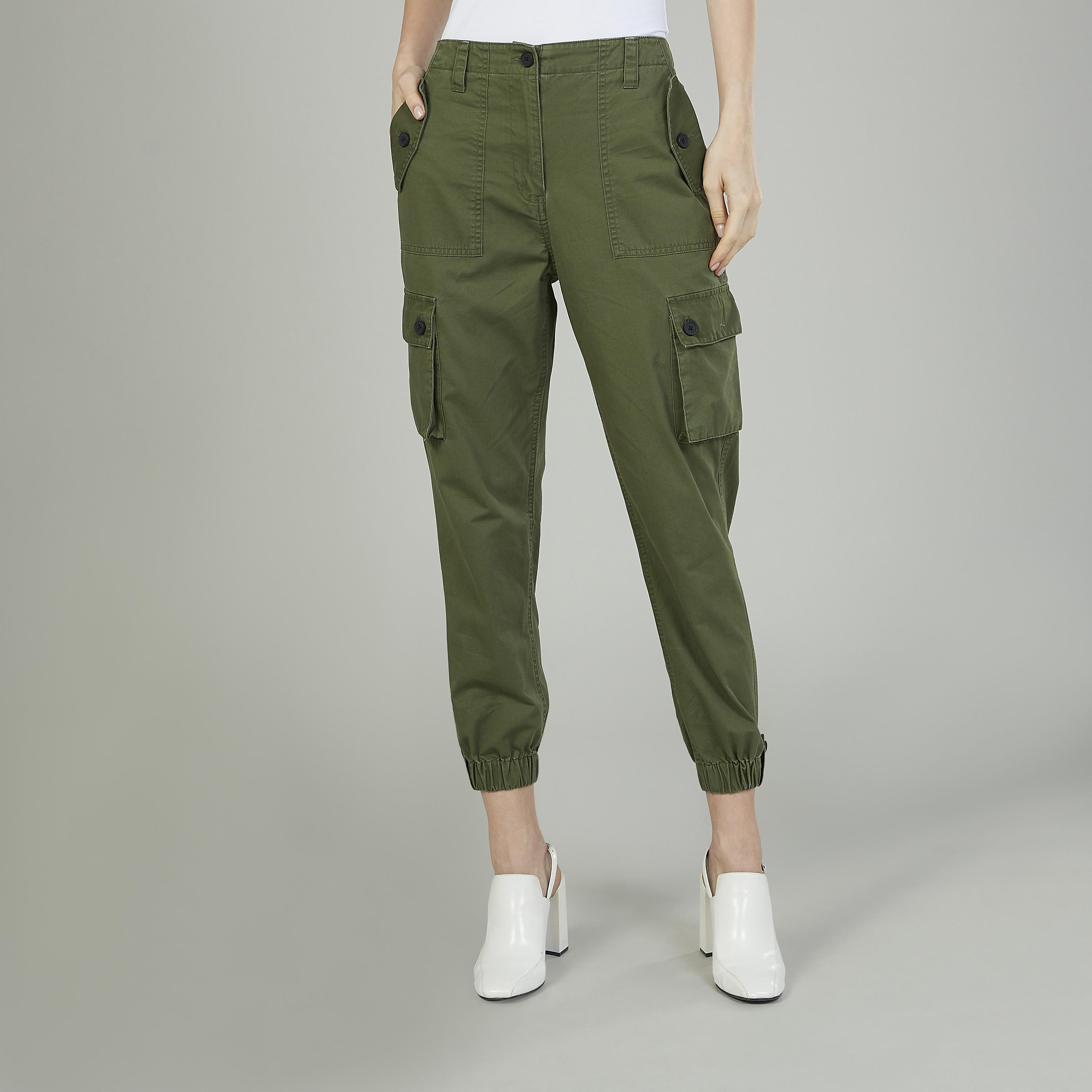 بنطلون سادة بخصر متوسط الارتفاع وعراوي وتفاصيل جيوب-women-clothing-bottoms-trousers-image-1