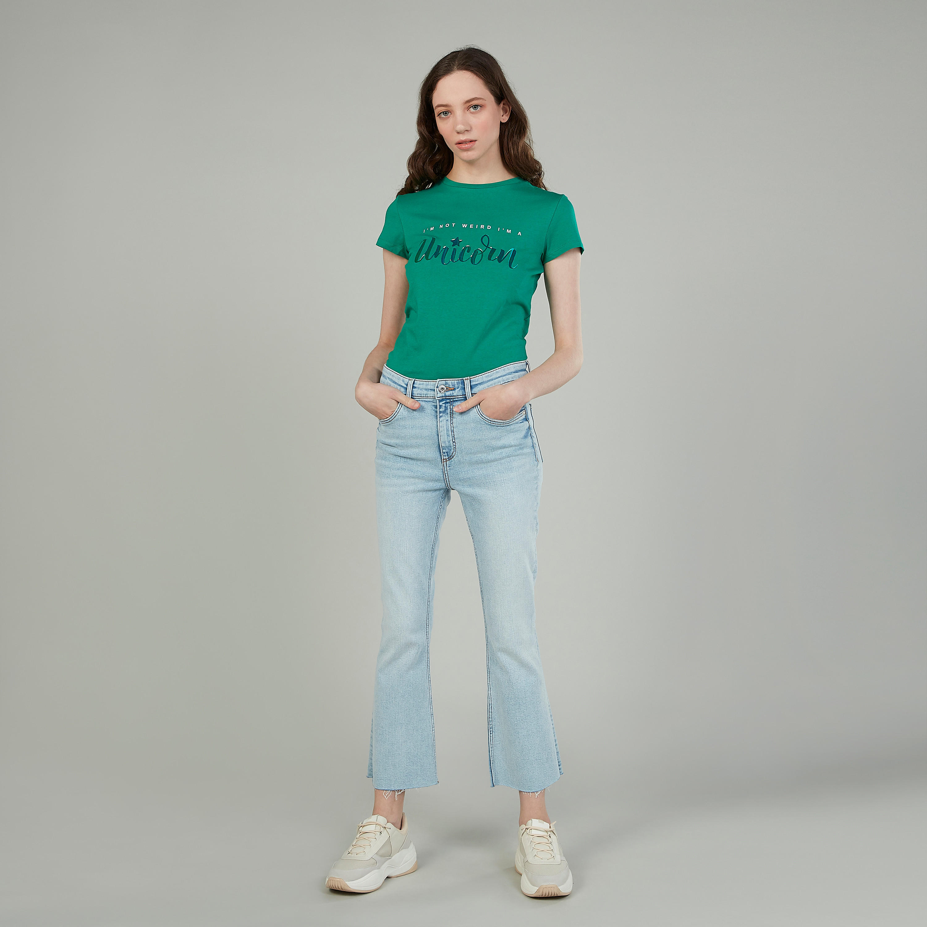 تيشيرت بياقة ضيّقة وأكمام قصيرة وطبعات-women-clothing-tshirts-image-2