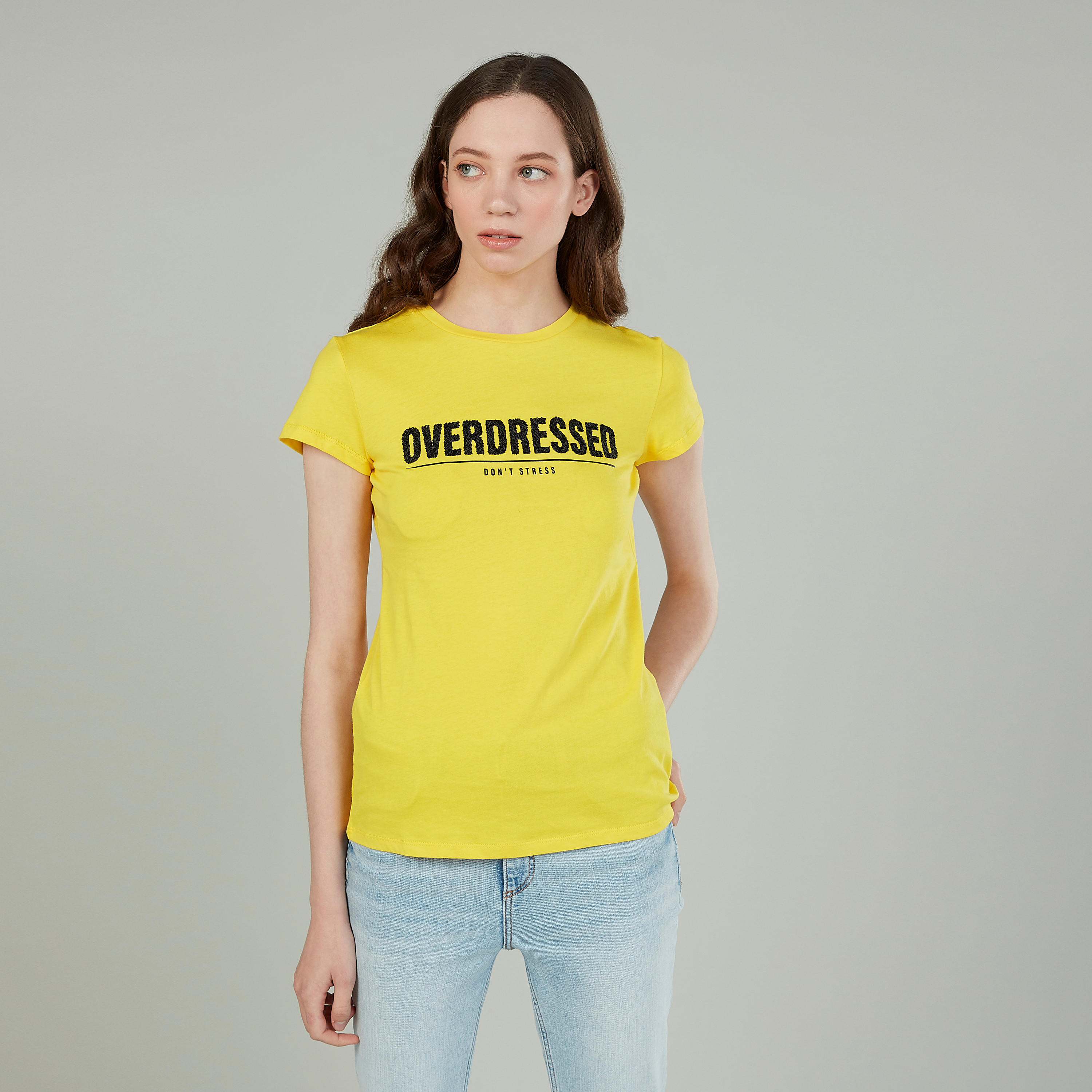 تيشيرت بياقة ضيّقة وأكمام كاب وطبعات-women-clothing-tshirts-image-1