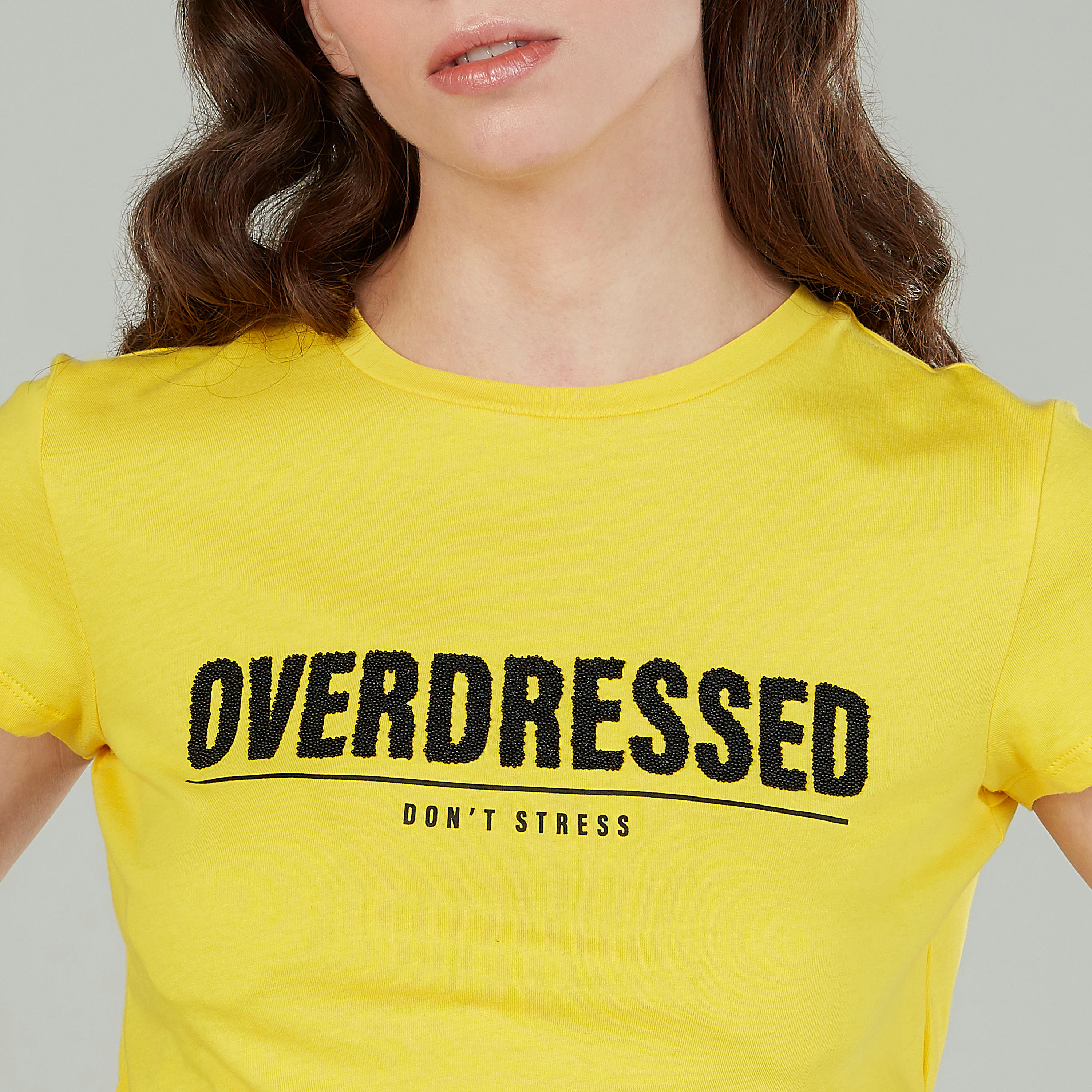 تيشيرت بياقة ضيّقة وأكمام كاب وطبعات-women-clothing-tshirts-image-3