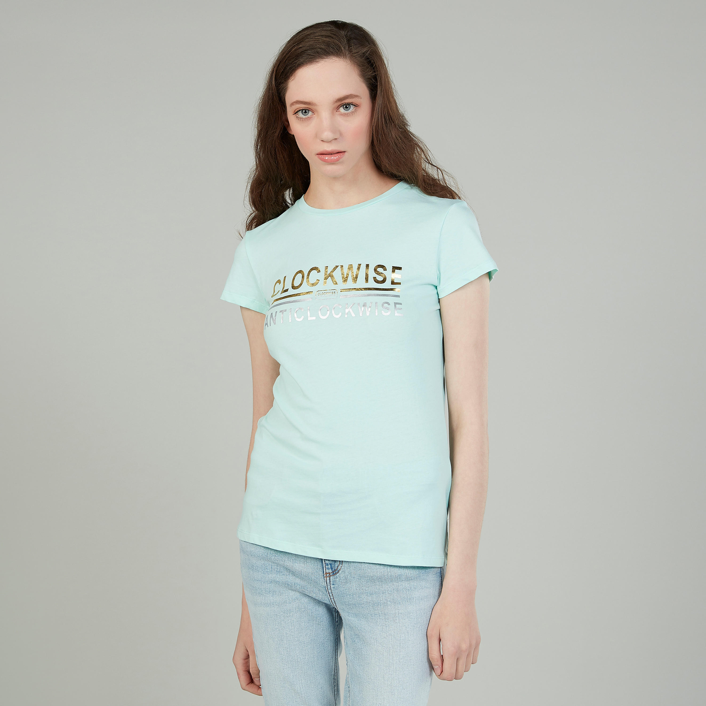 تيشيرت بياقة ضيّقة وأكمام كاب وطبعات-women-clothing-tshirts-image-5