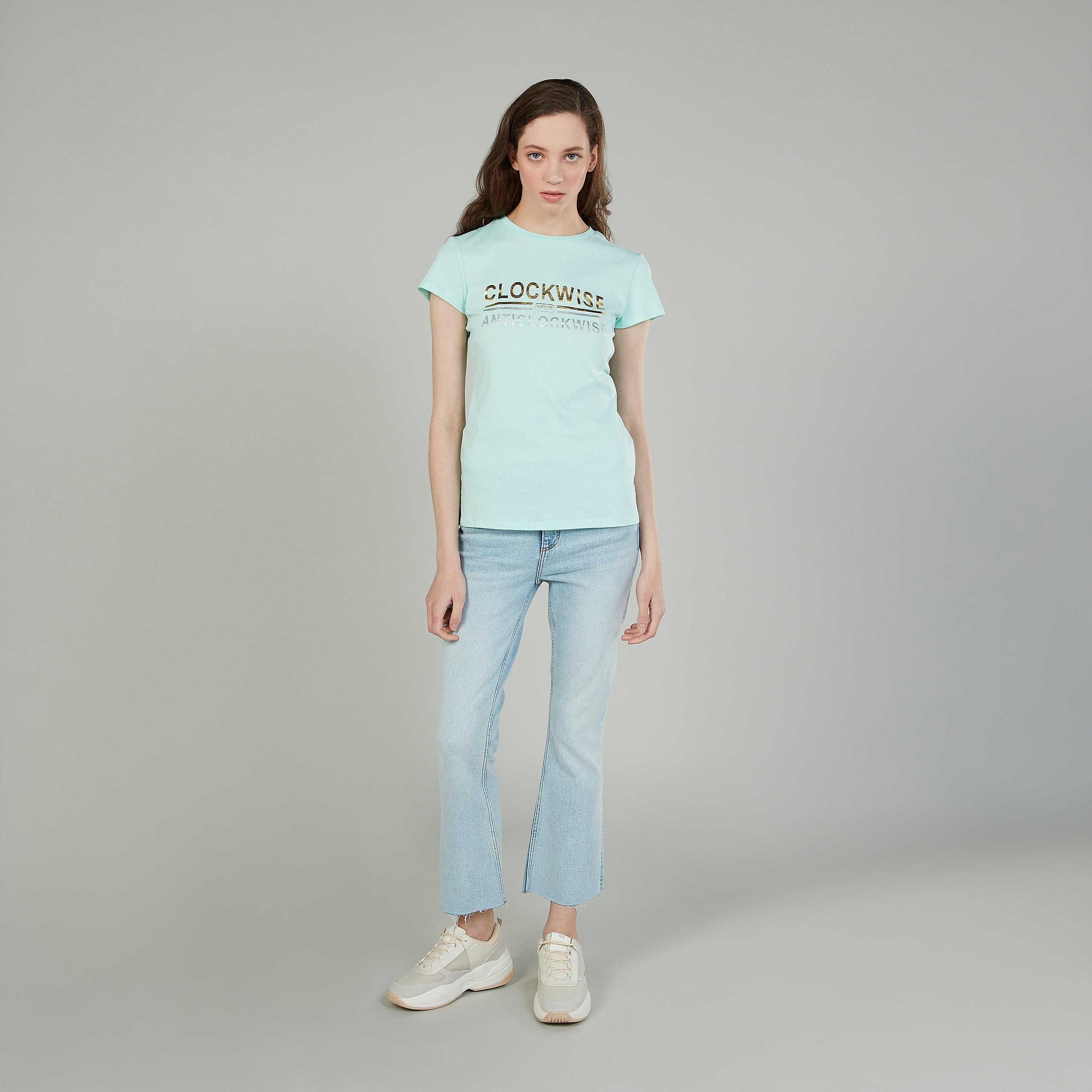 تيشيرت بياقة ضيّقة وأكمام كاب وطبعات-women-clothing-tshirts-image-4