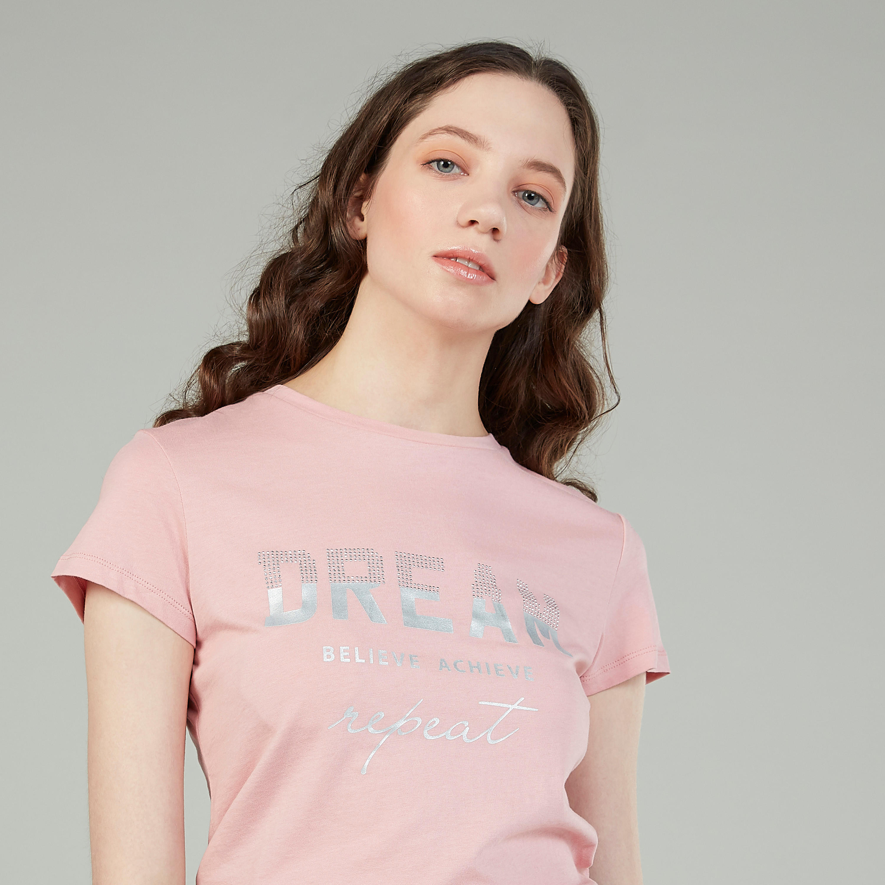 تيشيرت بياقة مستديرة وأكمام قصيرة وطبعات-women-clothing-tshirts-image-3
