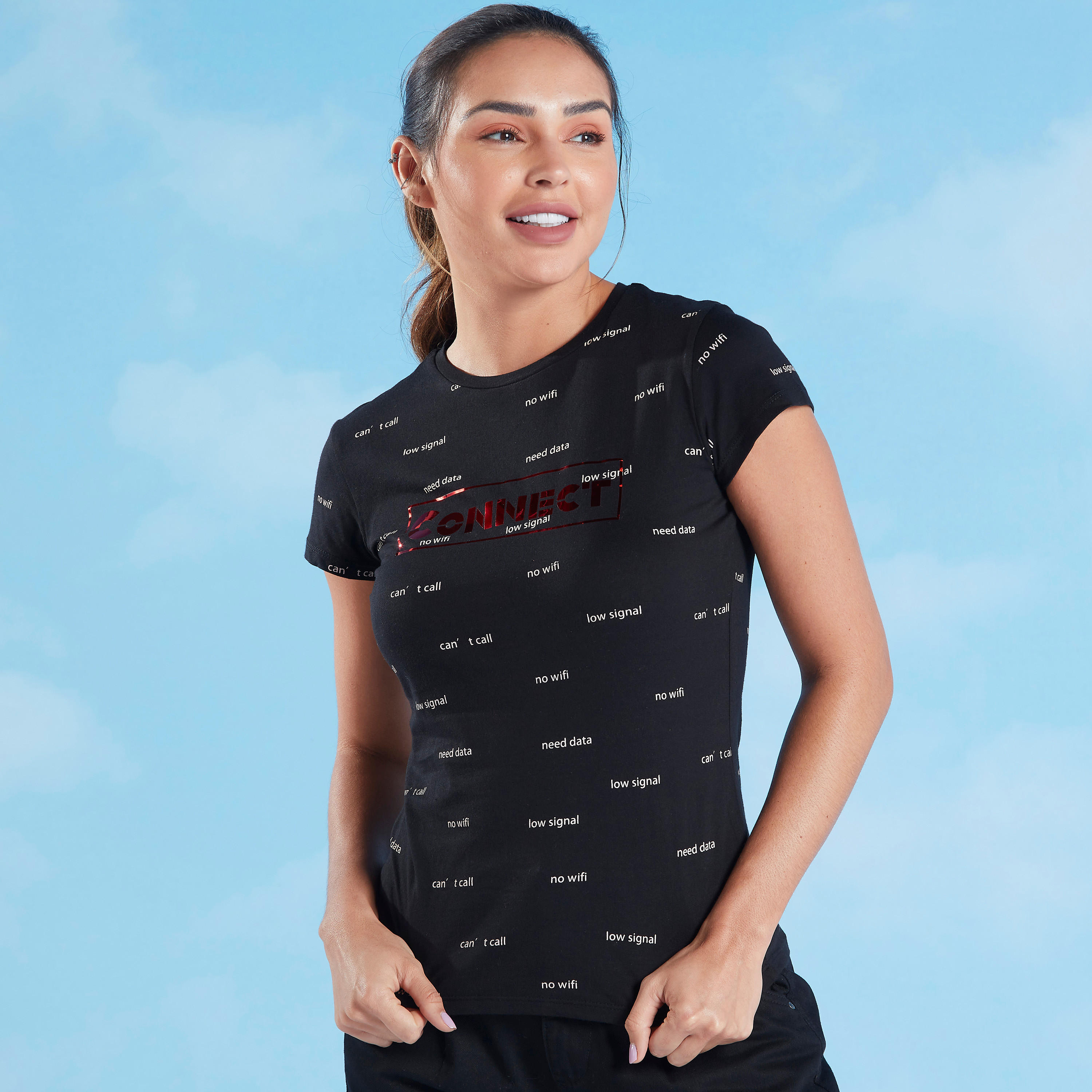 تيشيرت بياقة ضيّقة وأكمام كاب وطبعات-women-clothing-tshirts-image-1