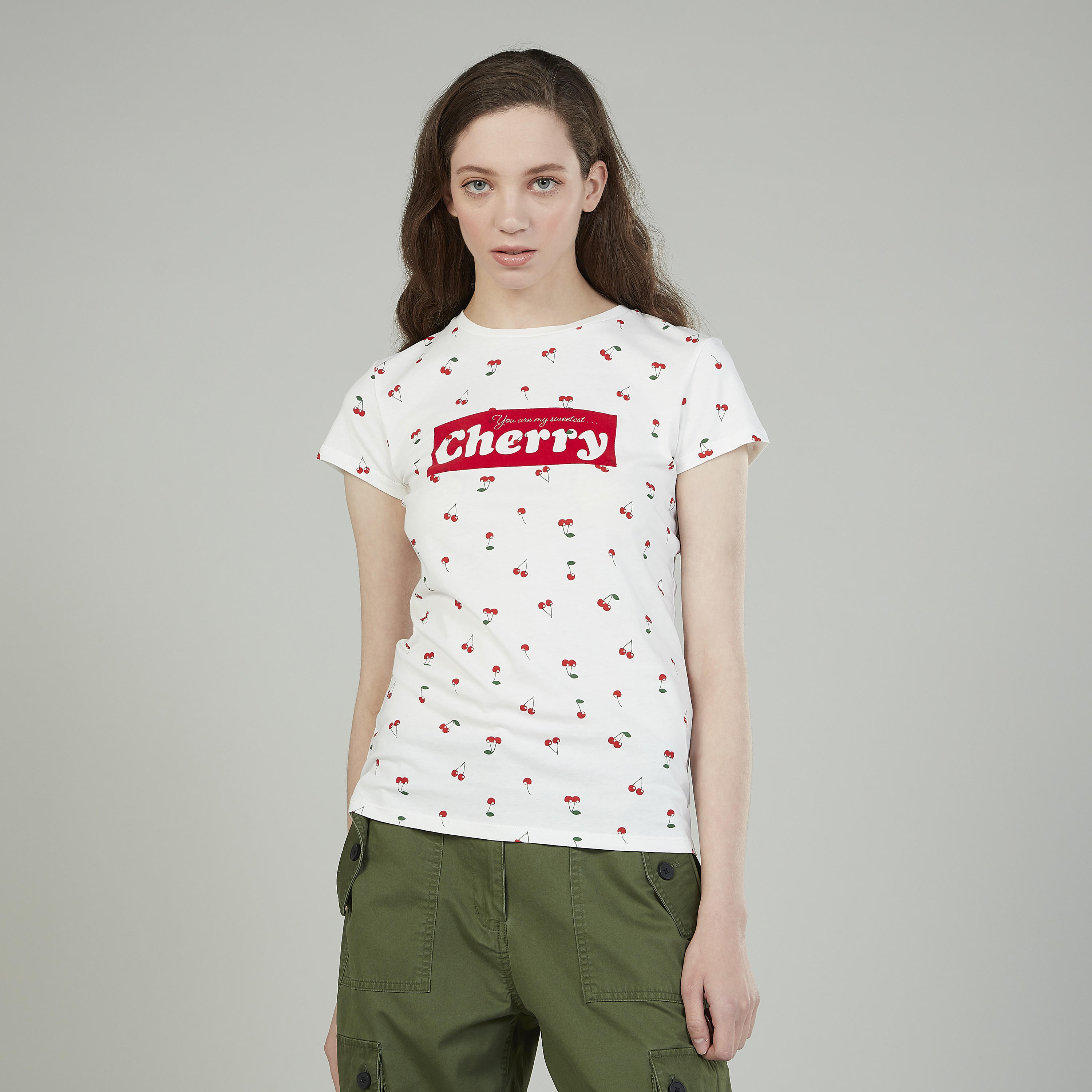تيشيرت بياقة ضيّقة وأكمام كاب وطبعات-women-clothing-tshirts-image-5