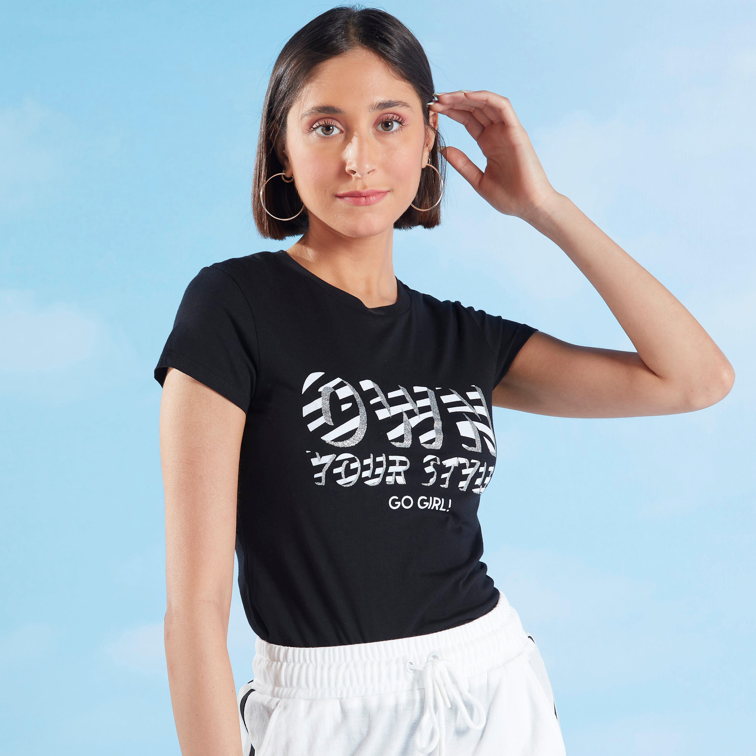 تيشيرت بياقة مستديرة وأكمام قصيرة وطبعات-women-clothing-tshirts-image-4