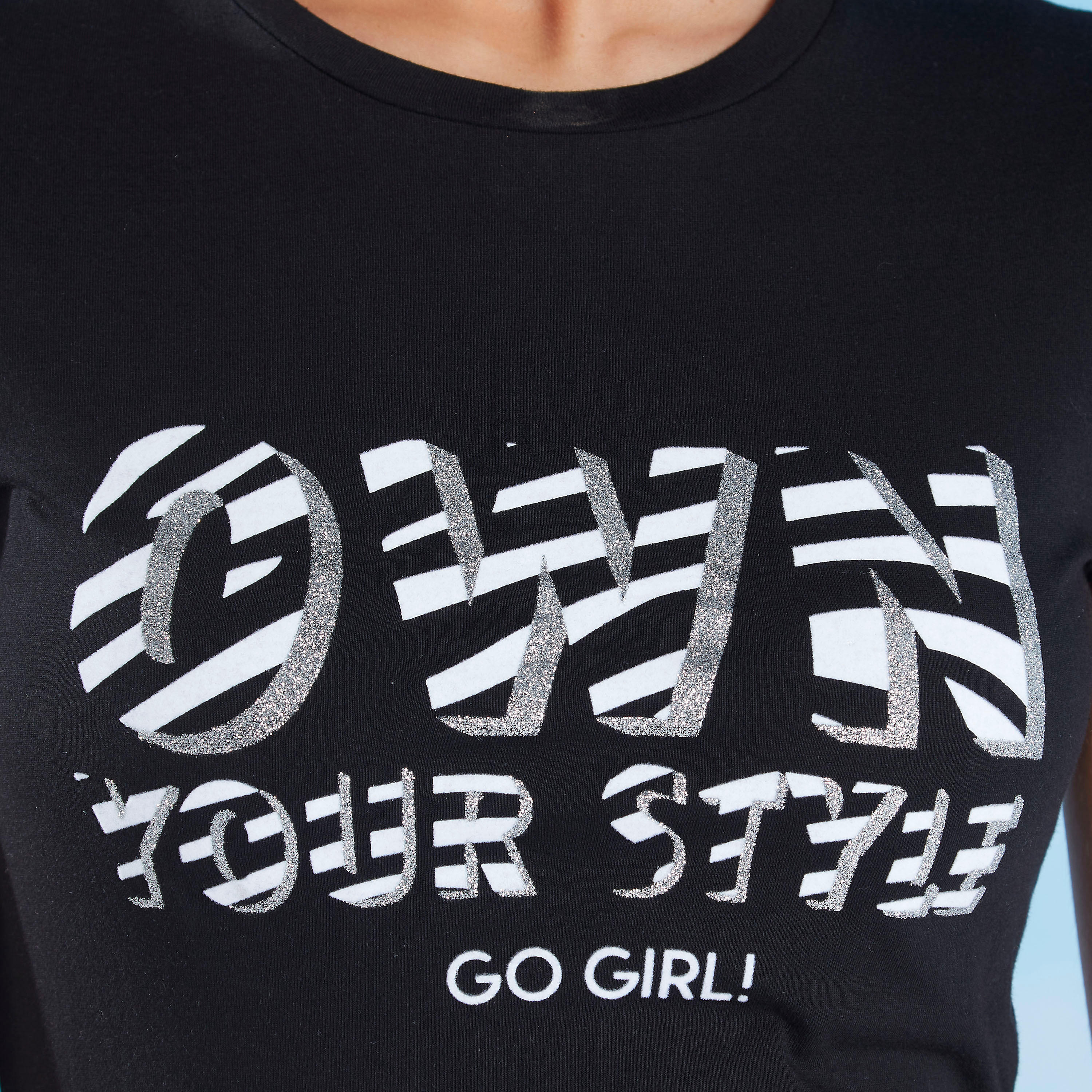 تيشيرت بياقة مستديرة وأكمام قصيرة وطبعات-women-clothing-tshirts-image-2