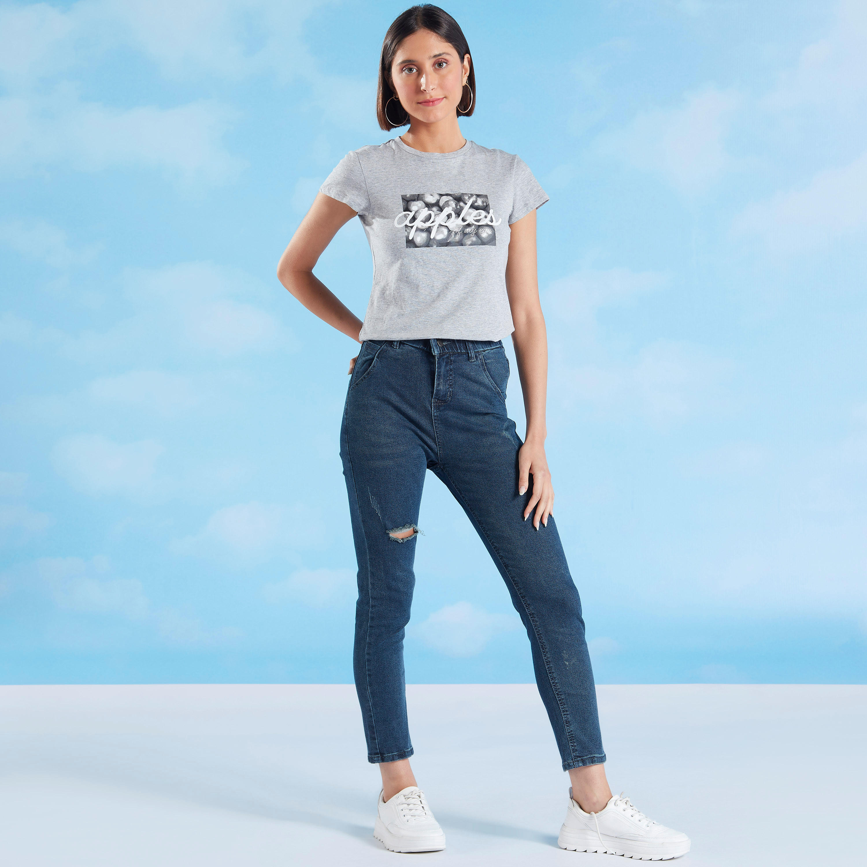 تيشيرت بياقة ضيّقة وأكمام كاب وطبعات-women-clothing-tshirts-image-2