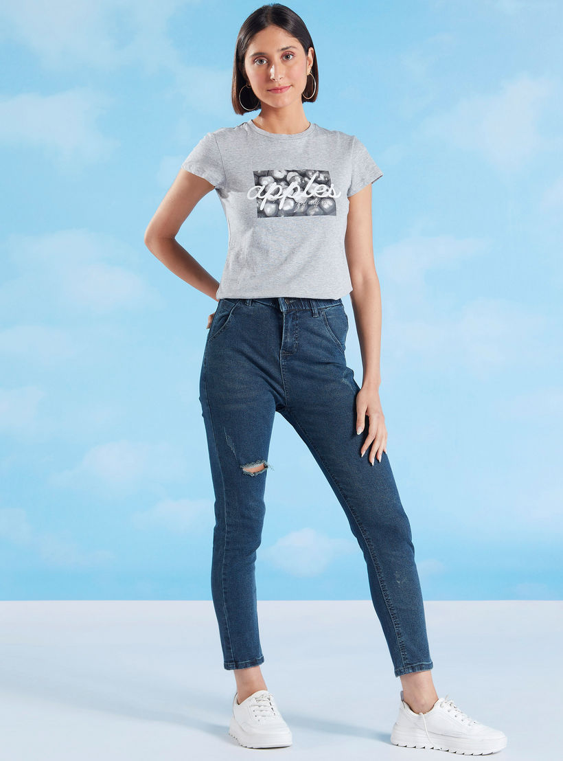 تيشيرت بياقة ضيّقة وأكمام كاب وطبعات-women-clothing-tshirts-image-2
