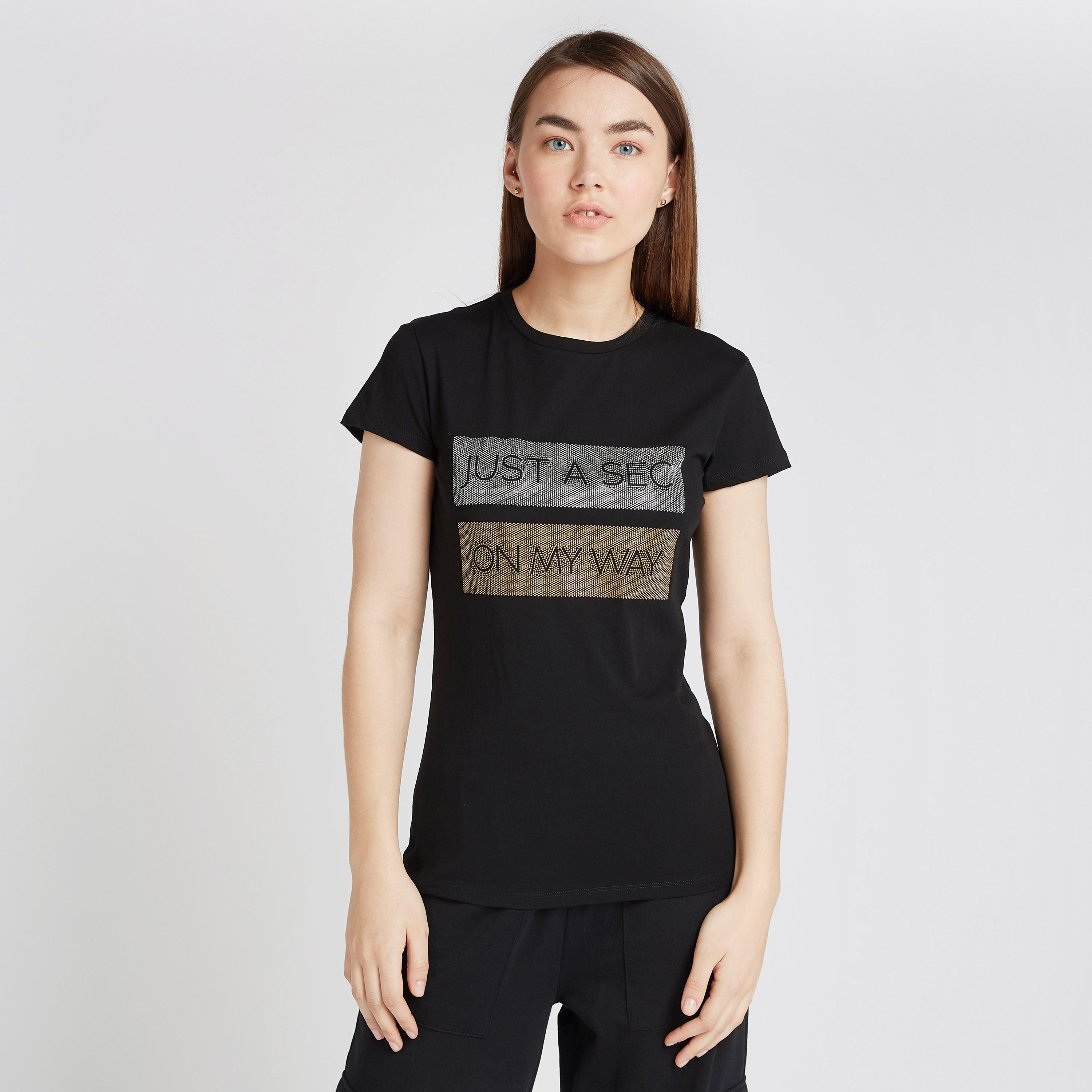 تيشيرت بياقة ضيّقة وأكمام قصيرة وطبعات-women-clothing-tshirts-image-4