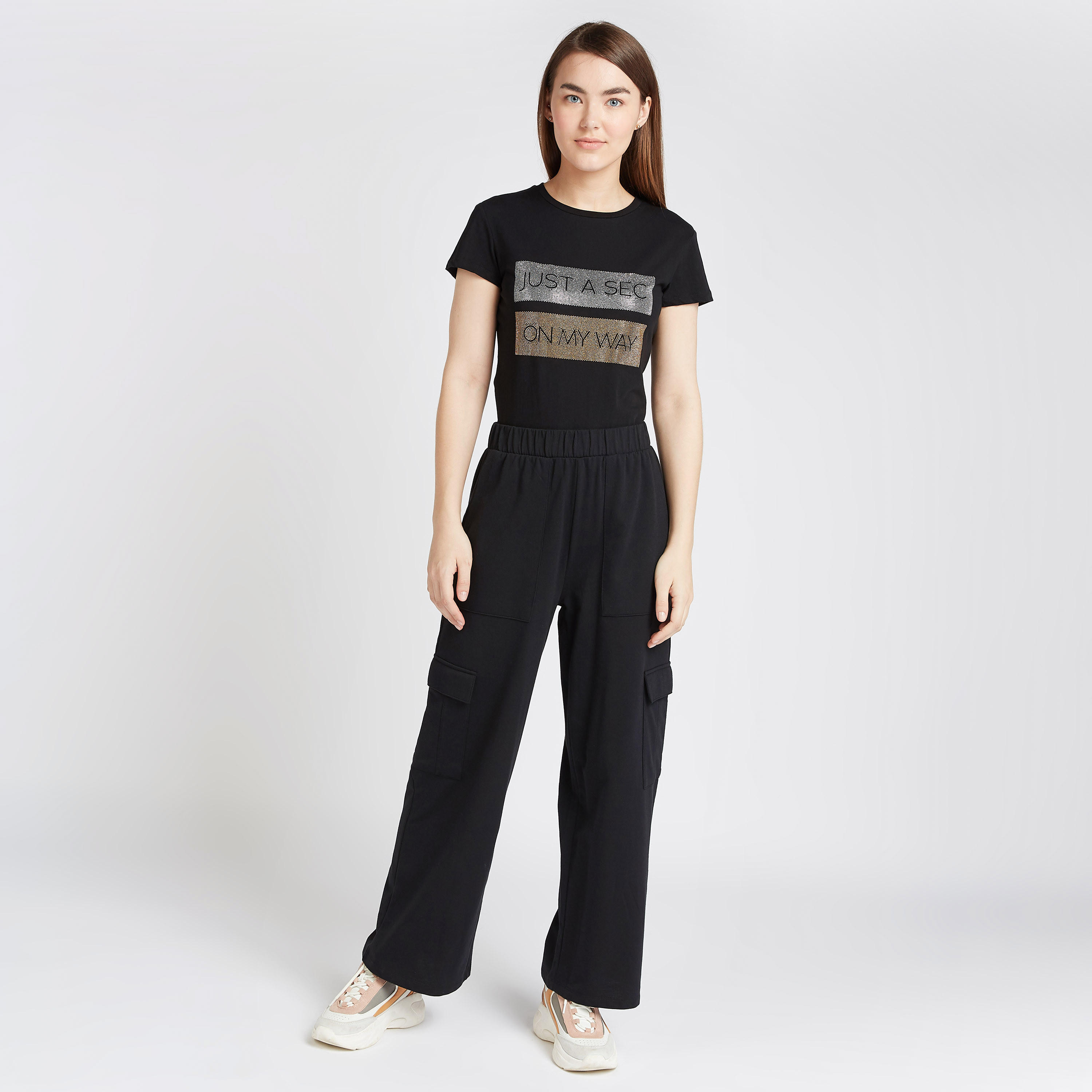 تيشيرت بياقة ضيّقة وأكمام قصيرة وطبعات-women-clothing-tshirts-image-3