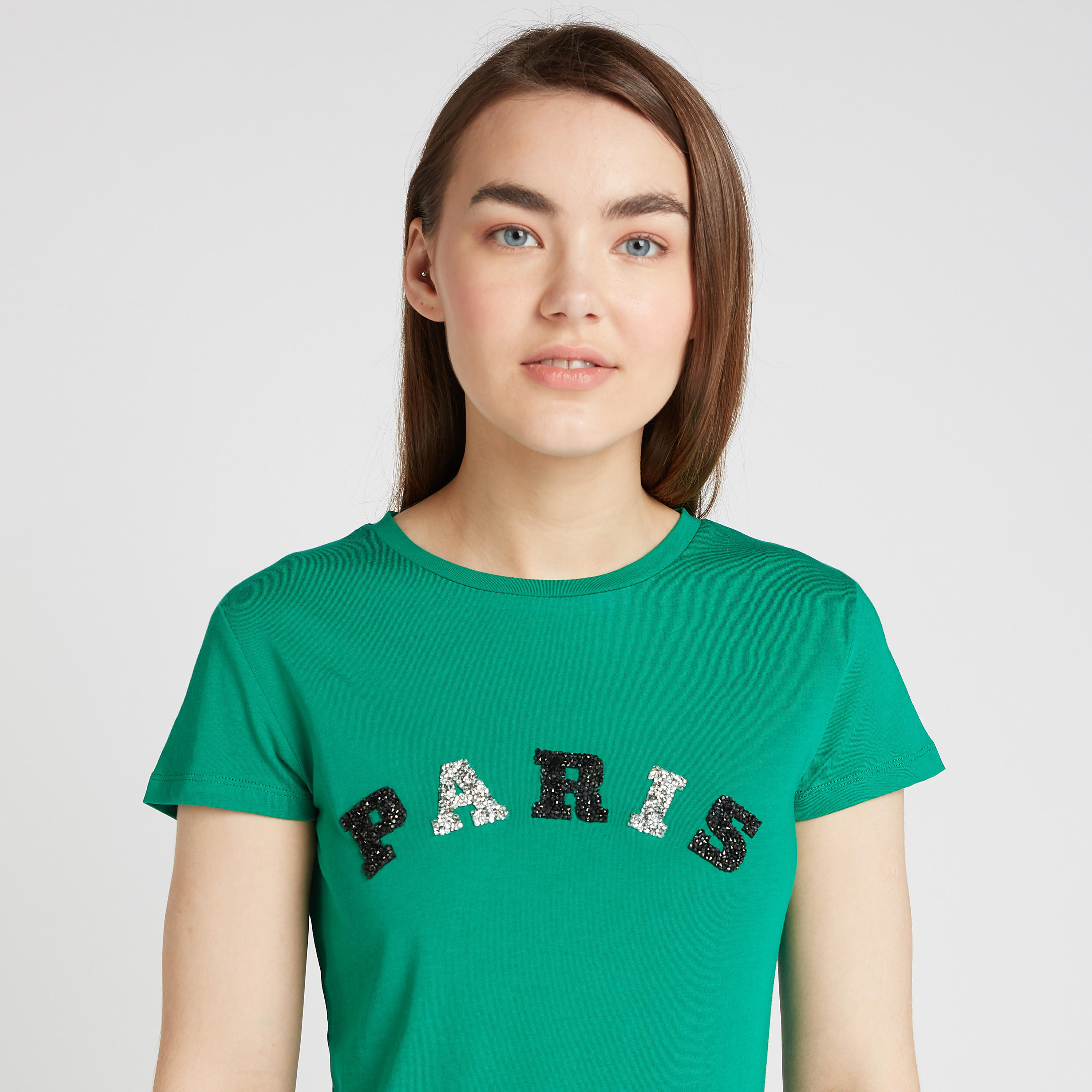 تيشيرت بياقة ضيّقة وأكمام كاب وطبعات تايبوجرافيك-women-clothing-tshirts-image-3