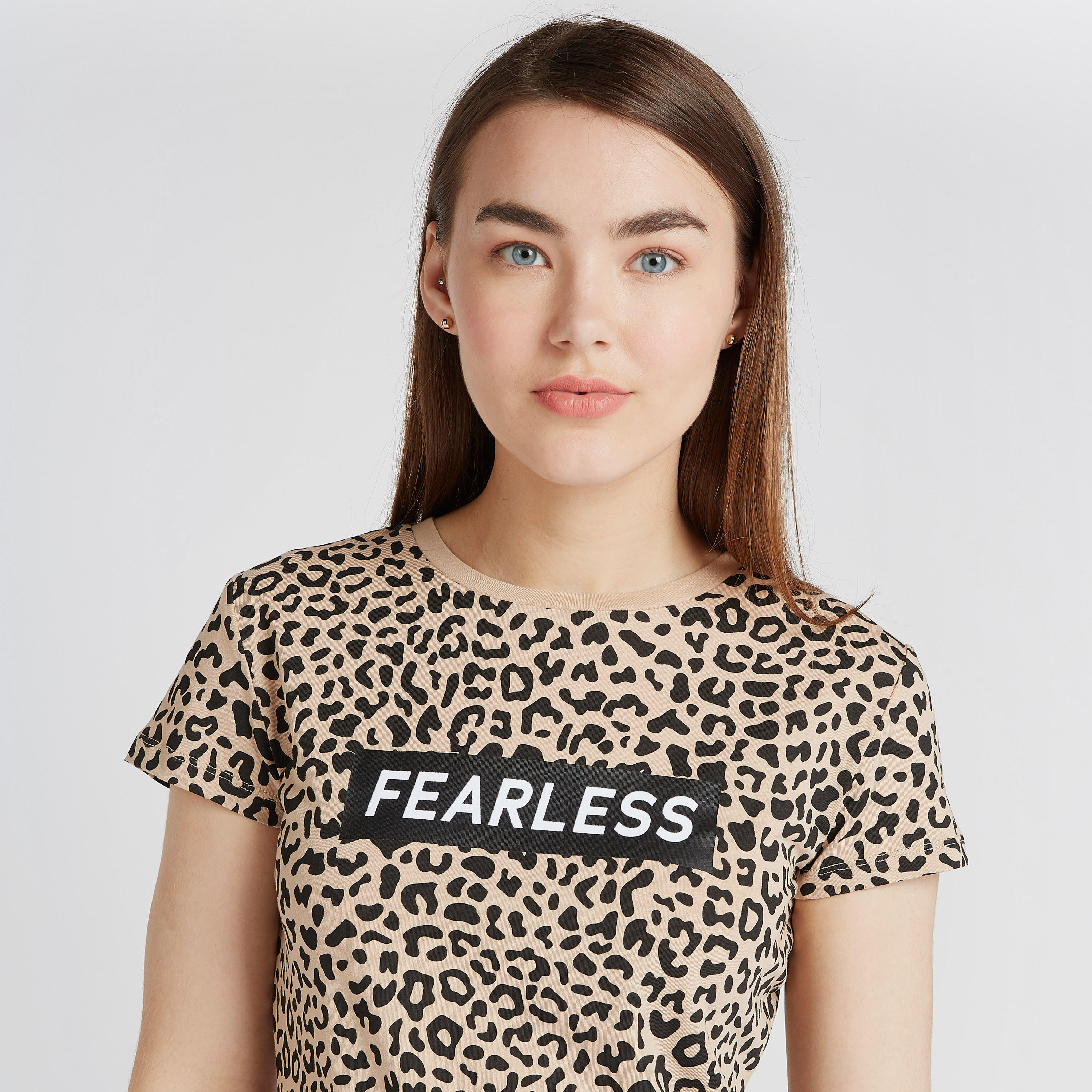 تيشيرت بياقة ضيّقة وأكمام قصيرة وطبعات-women-clothing-tshirts-image-3