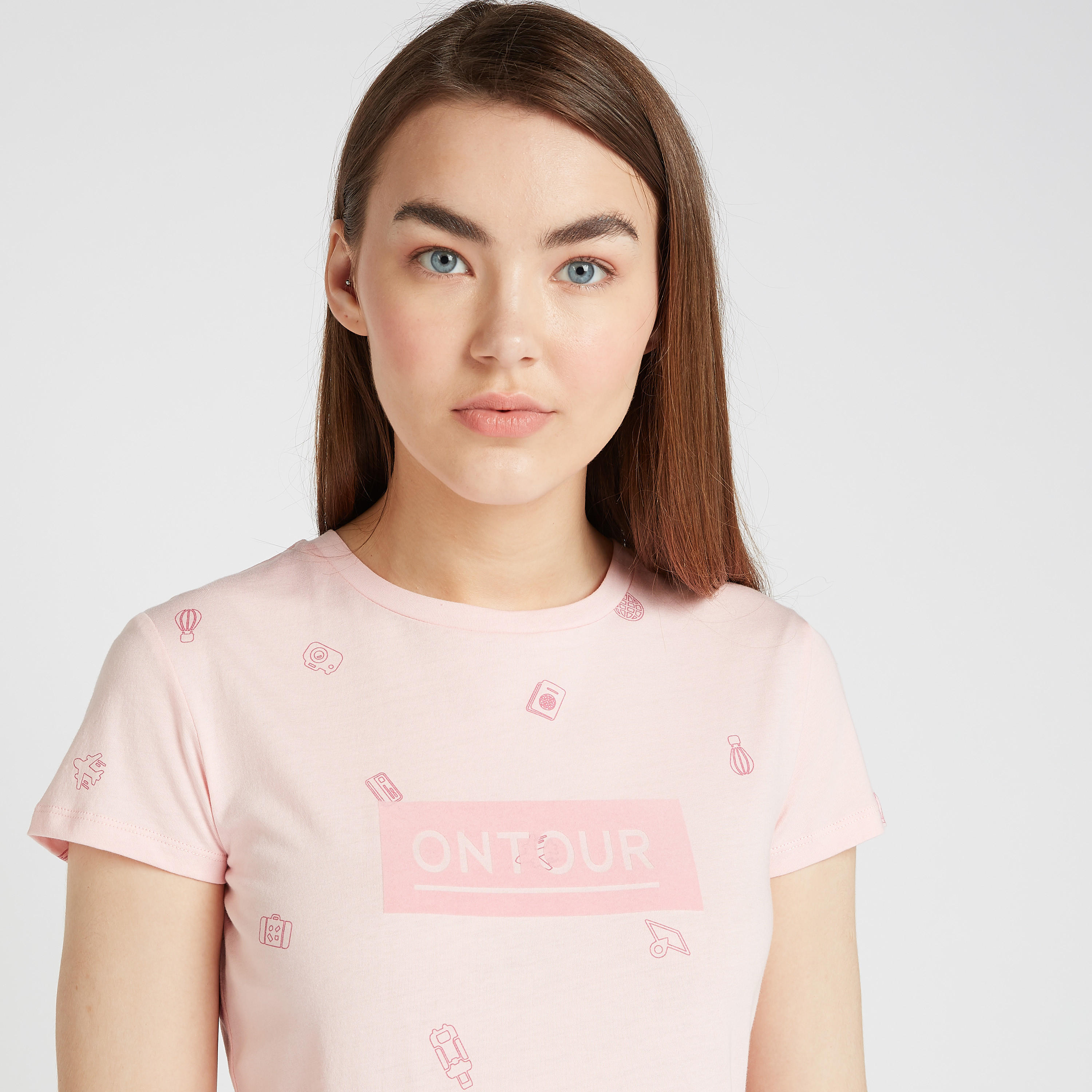 تيشيرت  بياقة ضيّقة وأكمام قصيرة وطبعات-women-clothing-tshirts-image-3