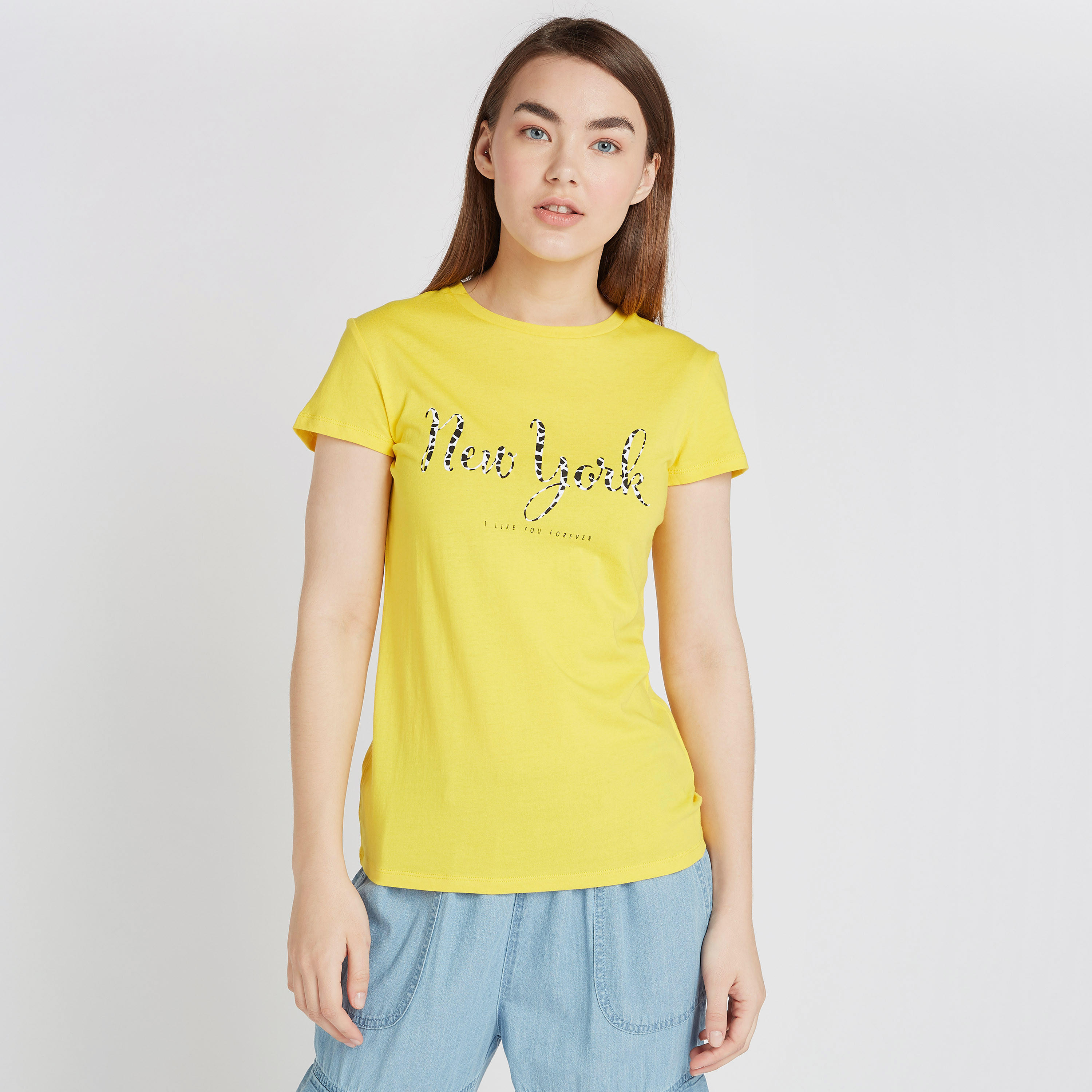 تيشيرت بياقة ضيّقة وأكمام قصيرة وطبعات-women-clothing-tshirts-image-1