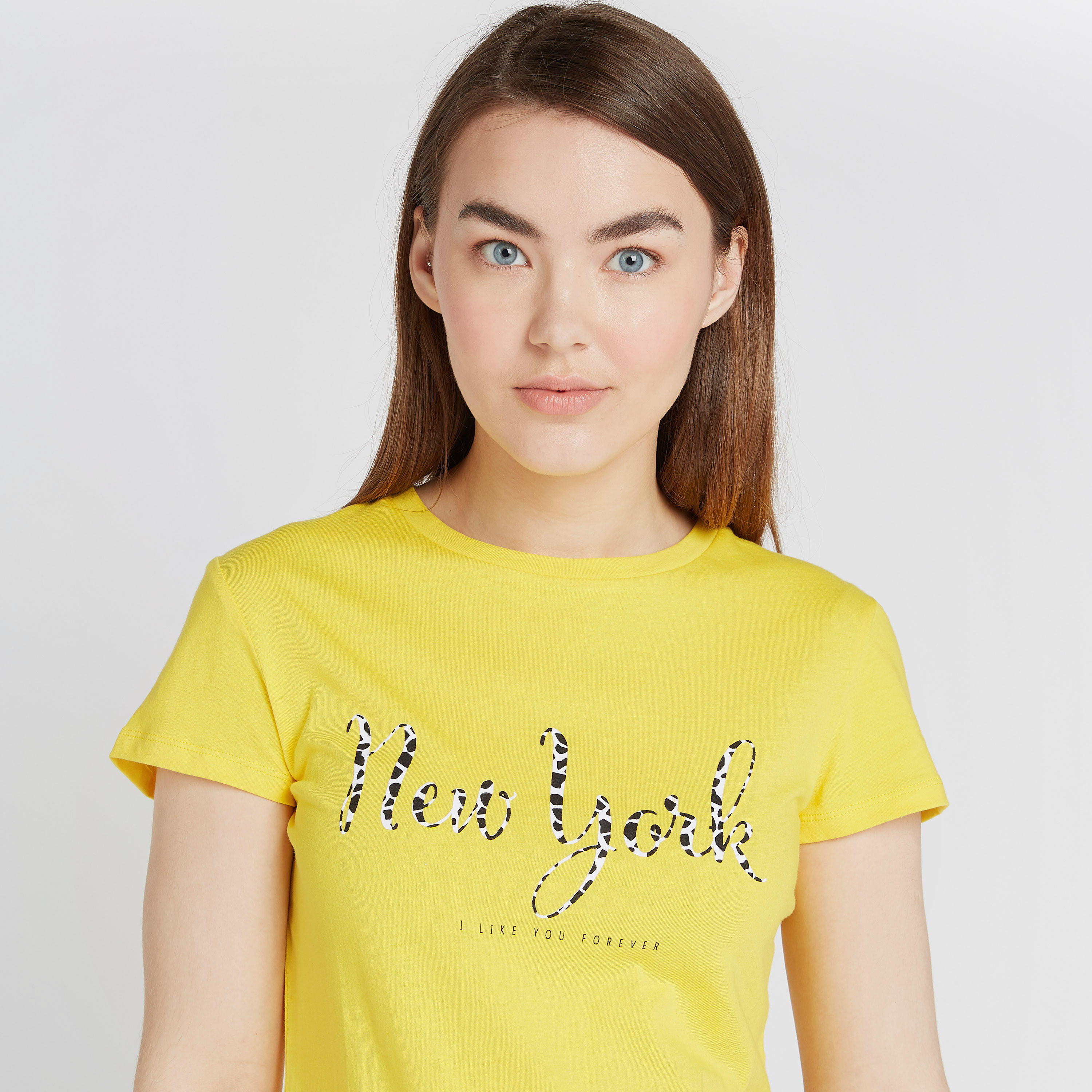 تيشيرت بياقة ضيّقة وأكمام قصيرة وطبعات-women-clothing-tshirts-image-3