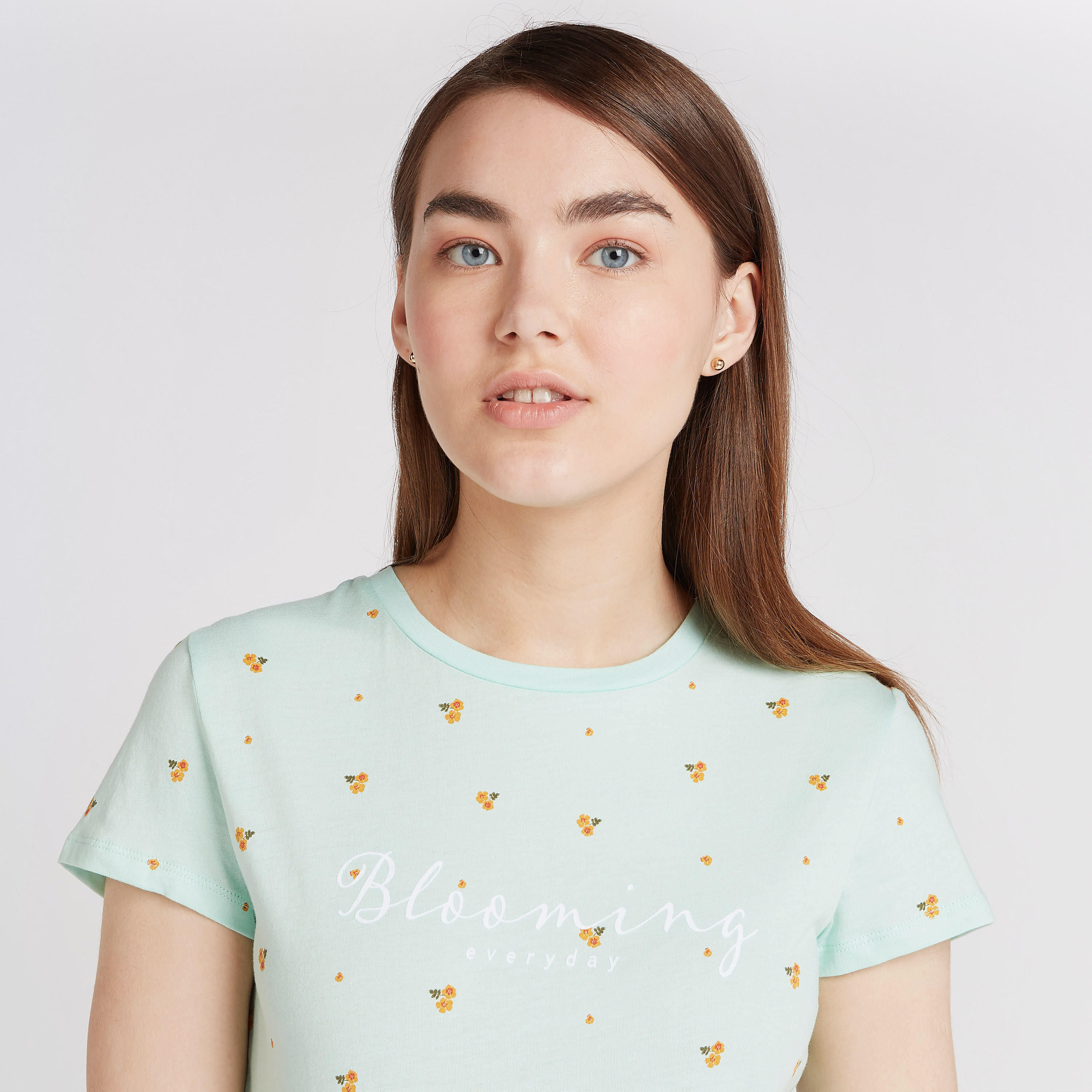 تيشيرت بياقة ضيّقة وأكمام قصيرة وطبعات-women-clothing-tshirts-image-3