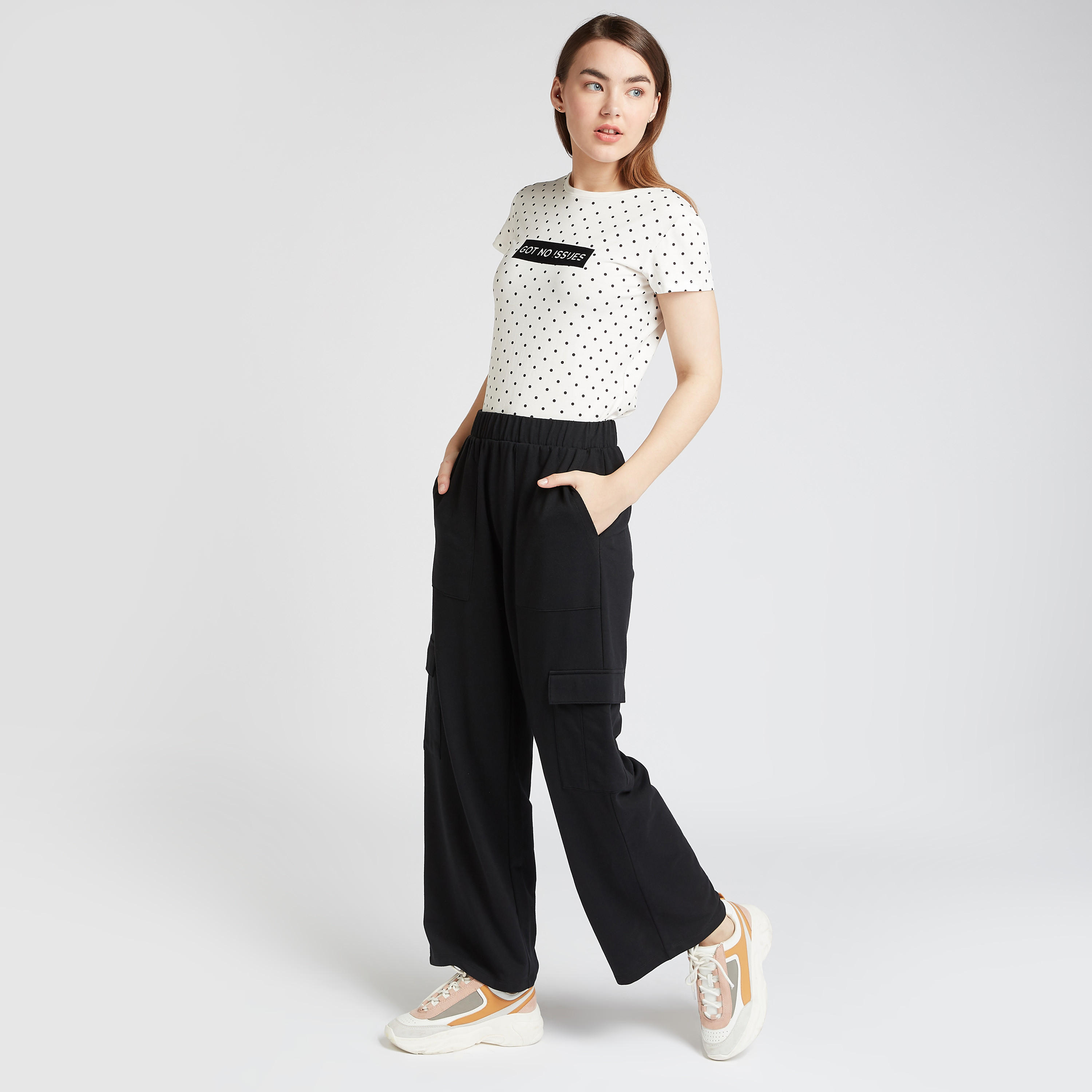 تيشيرت بياقة ضيّقة وأكمام قصيرة وطبعات-women-clothing-tshirts-image-2