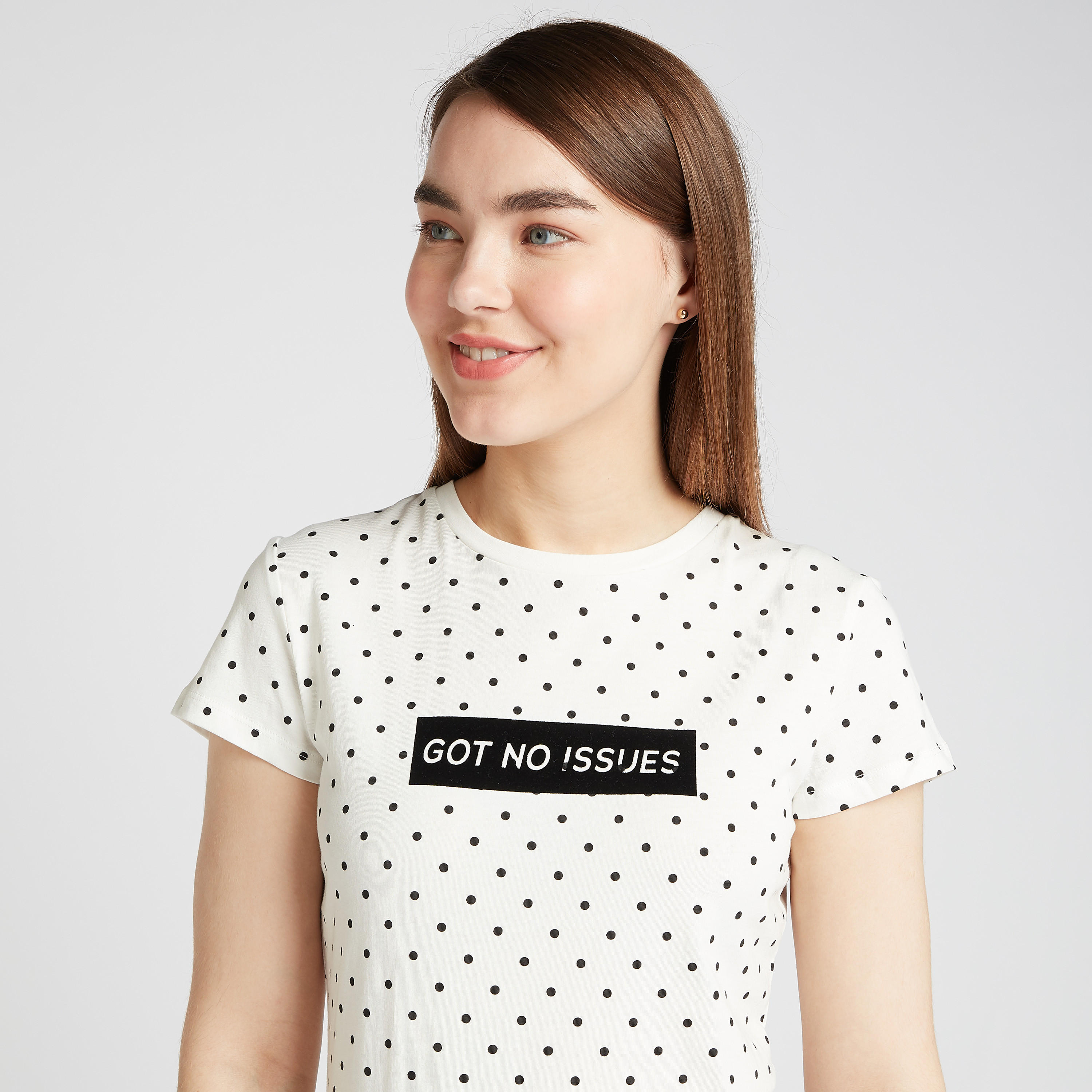تيشيرت بياقة ضيّقة وأكمام قصيرة وطبعات-women-clothing-tshirts-image-3