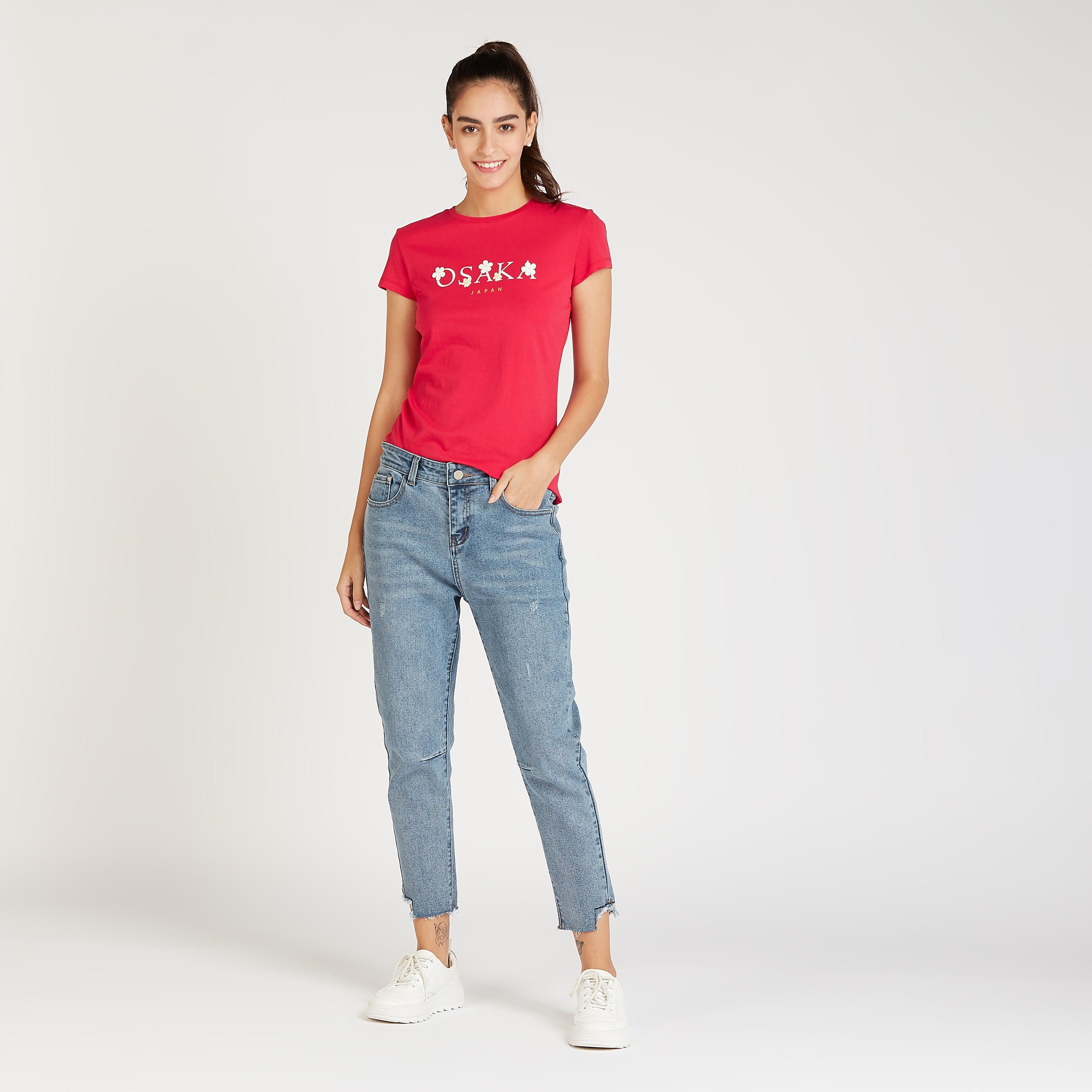 تيشيرت بياقة ضيّقة وأكمام كاب وطبعات-women-clothing-tshirts-image-2