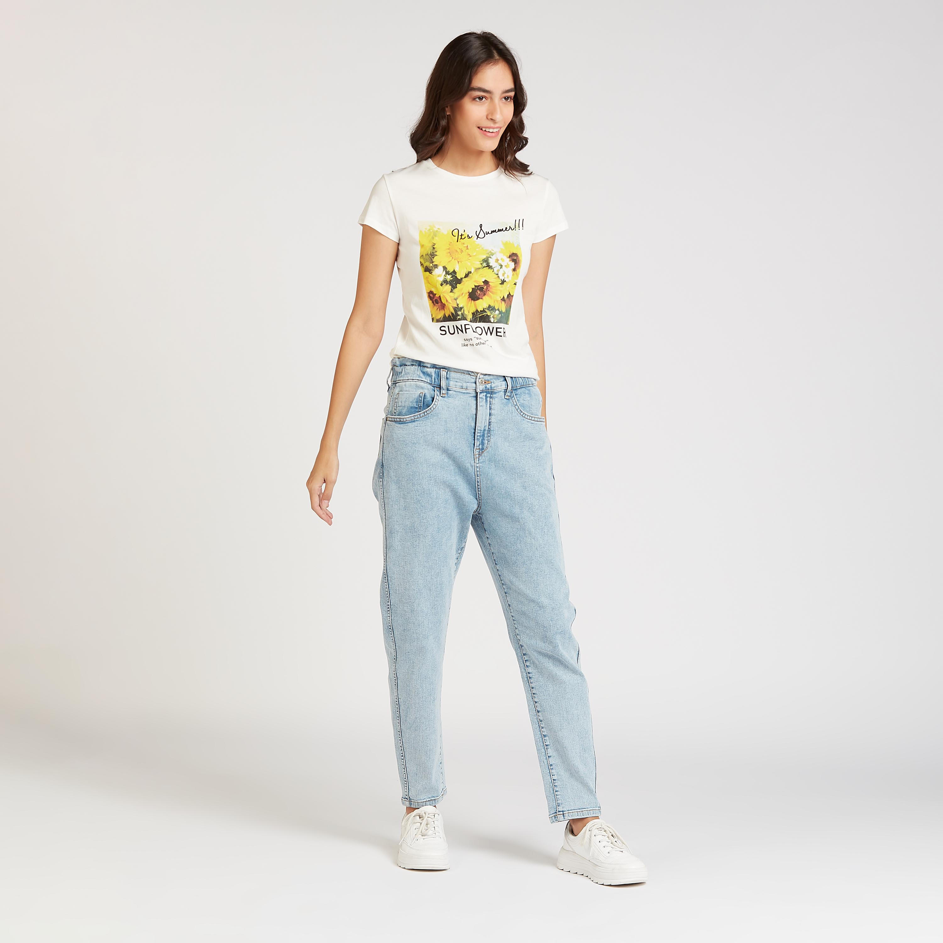 تيشيرت بياقة ضيّقة وأكمام كاب وطبعات-women-clothing-tshirts-image-4