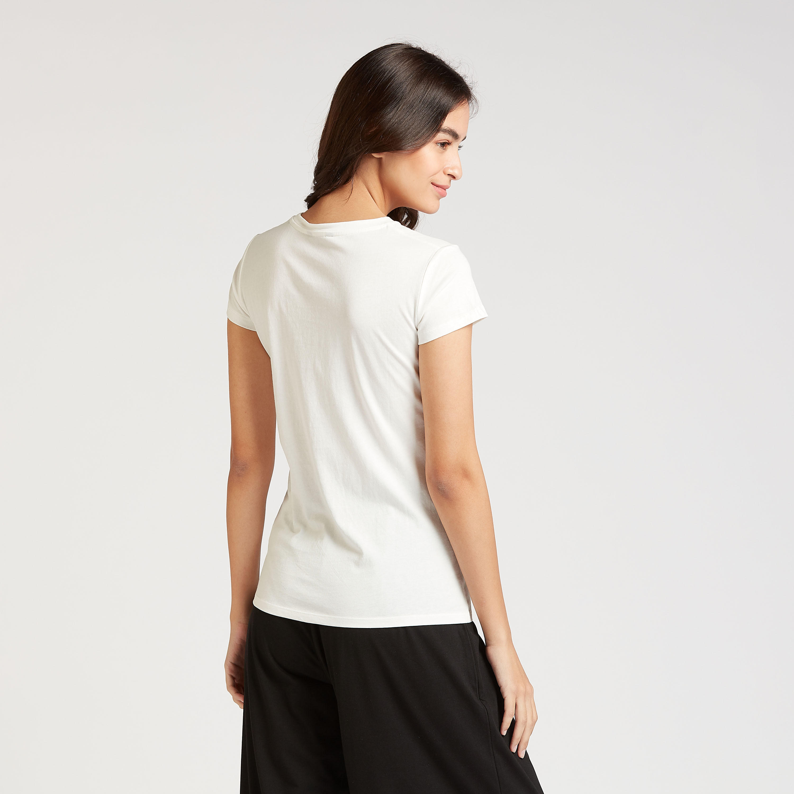 تيشيرت بياقة ضيّقة وأكمام كاب وطبعات-women-clothing-tshirts-image-4