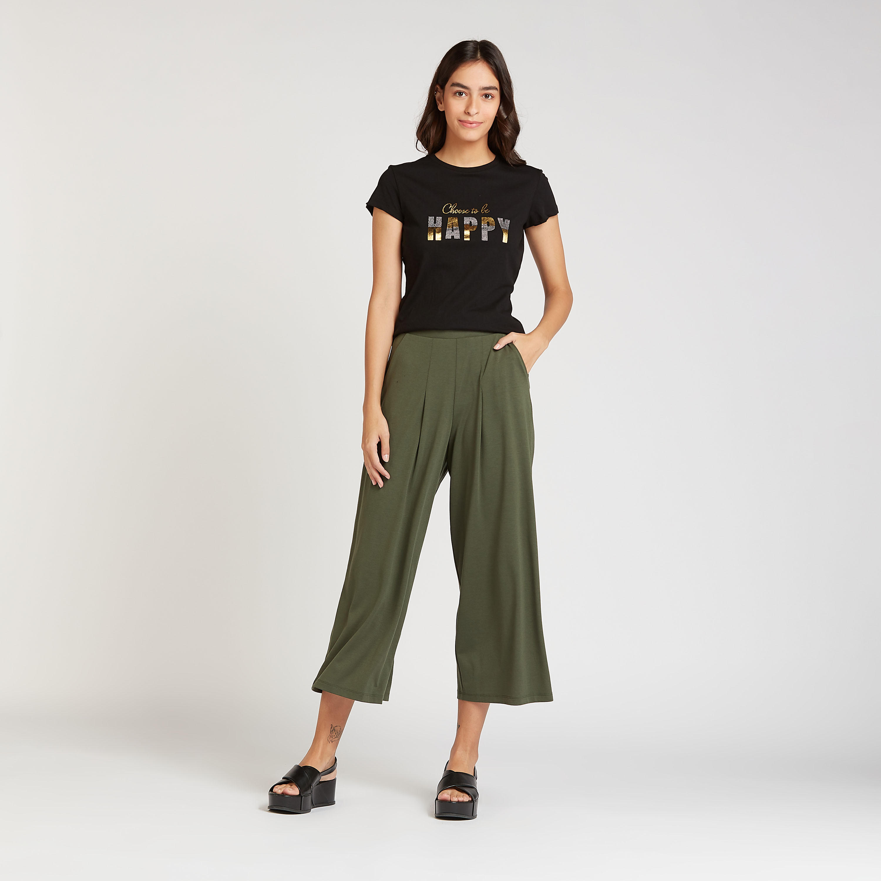 تيشيرت مزين بياقة ضيقة وأكمام قصيرة-women-clothing-tshirts-image-2