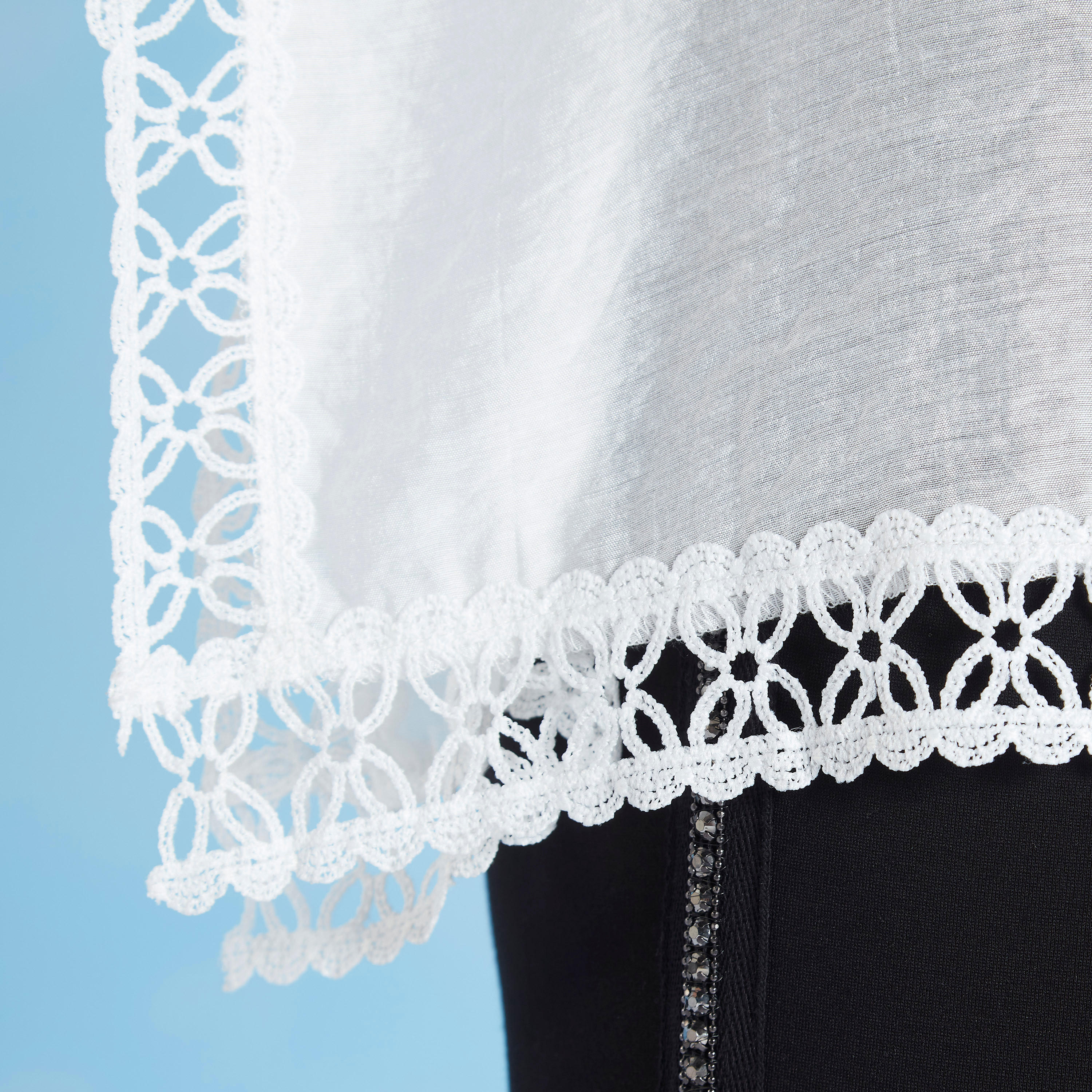 بلوزة يباقة V وأكمام 3/4 ودانتيل-women-clothing-shirtsandblouses-blouses-image-4