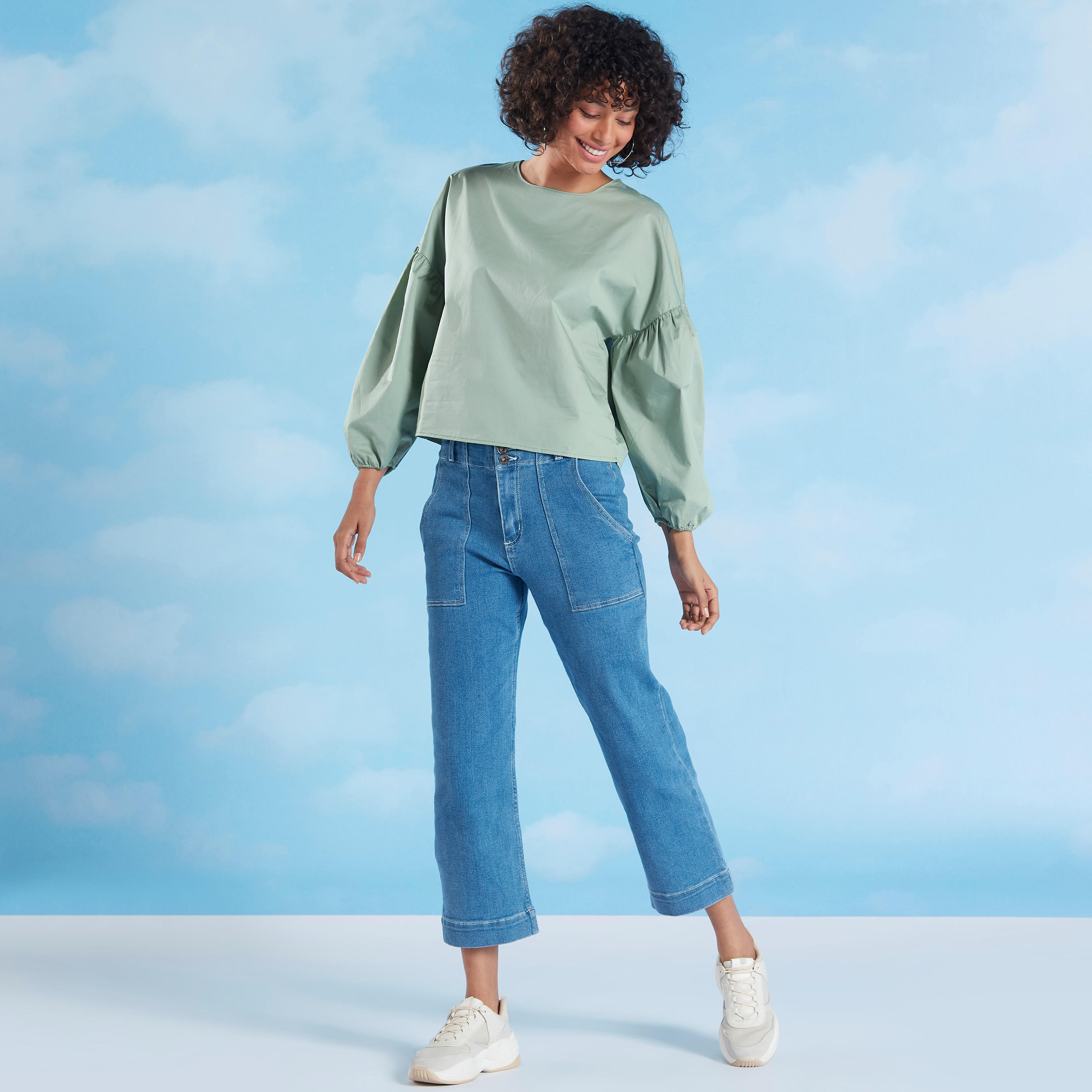 بلوزة سادة بياقة ضيّقة وأكمام منفوخة-women-clothing-shirtsandblouses-blouses-image-3