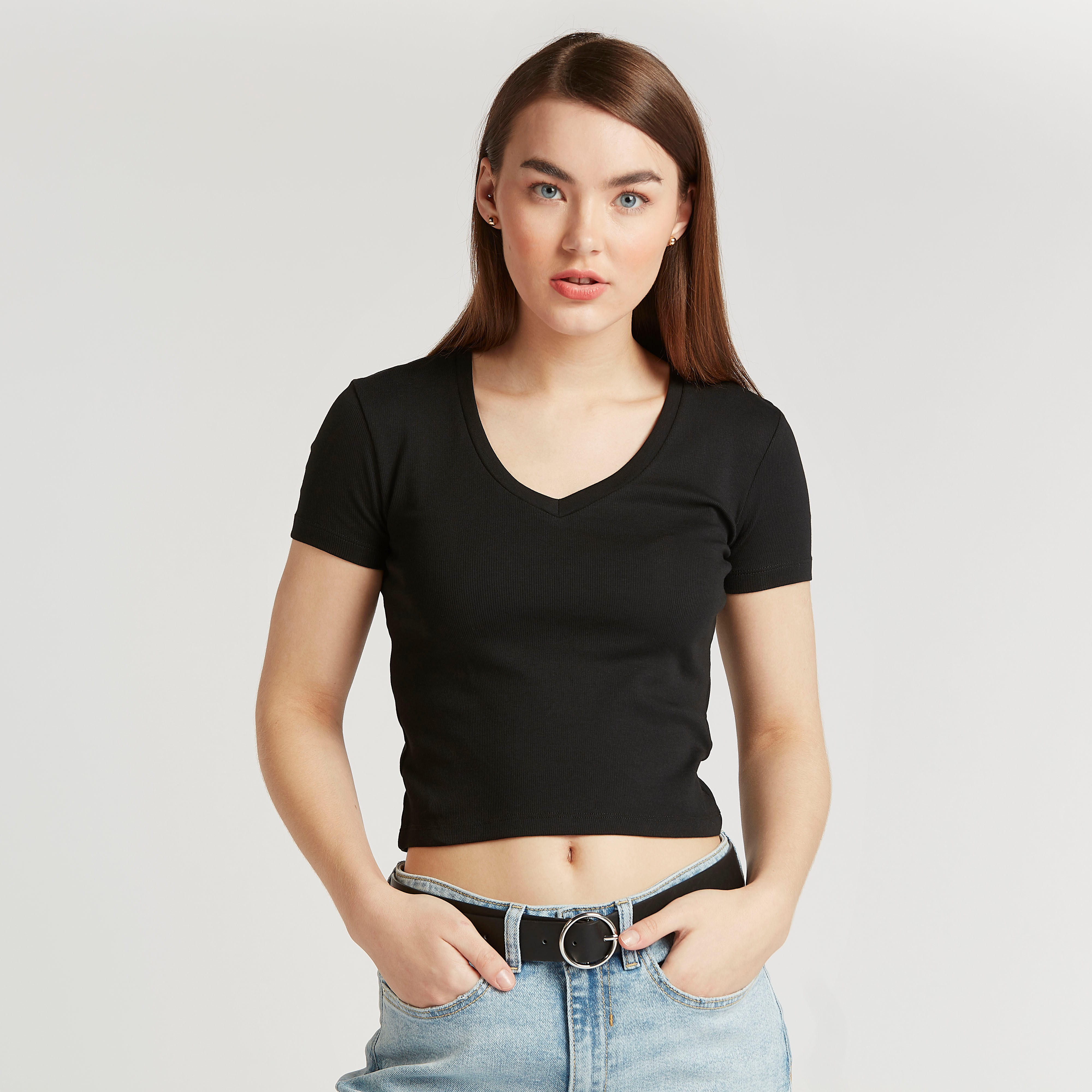 بلوزة سليم قصيرة بارزة الملمس بياقة v وأكمام قصيرة-women-clothing-tshirts-image-1