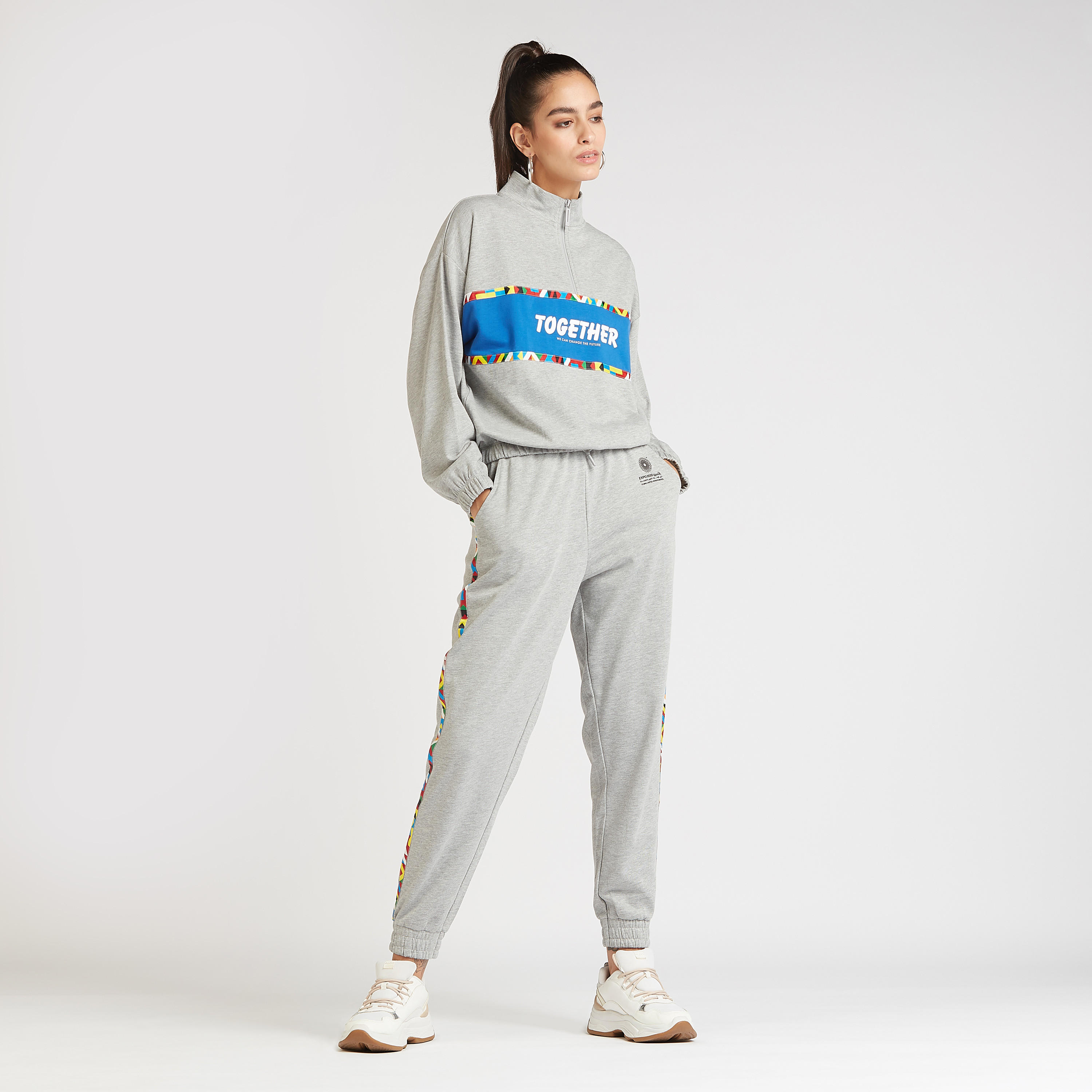 هودي مستدام بطبعات وأكمام طويلة وتفاصيل سحّاب إكسبو 2020-women-winterwear-hoodiesandsweatshirts-hoodies-image-2