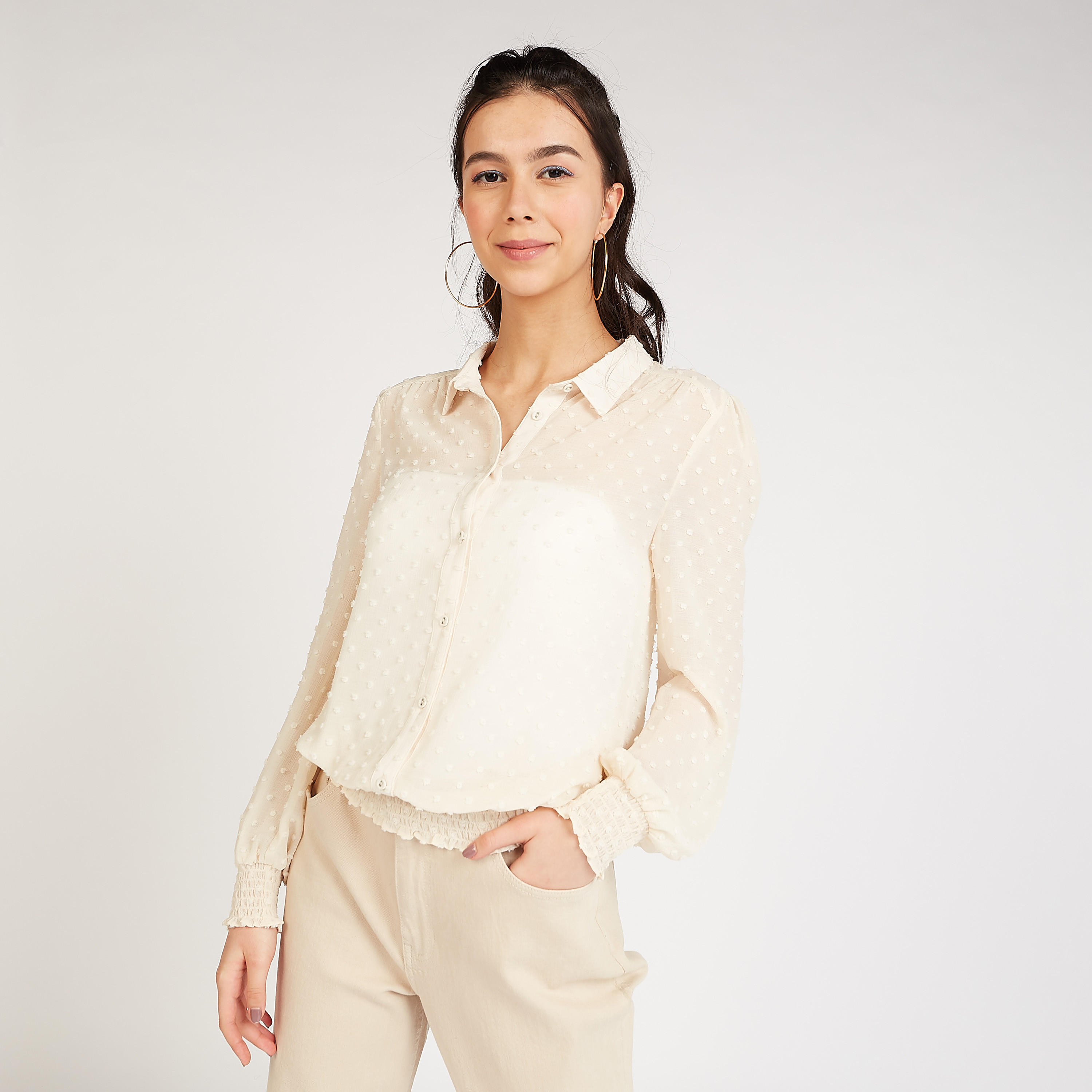 بلوزة مستدامة بارزة الملمس بياقة واسعة وأكمام بيشوب-women-clothing-shirtsandblouses-blouses-image-5