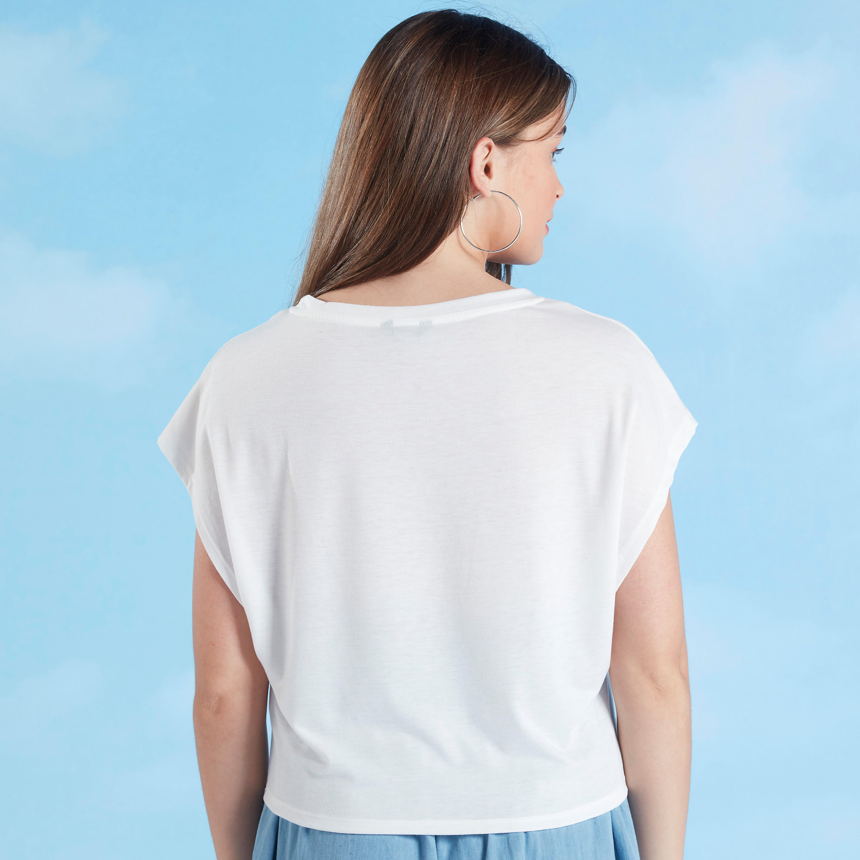 تيشيرت بياقة مستديرة وأكمام ممتدة وطبعات تيبوجرافيك-women-clothing-tshirts-image-1
