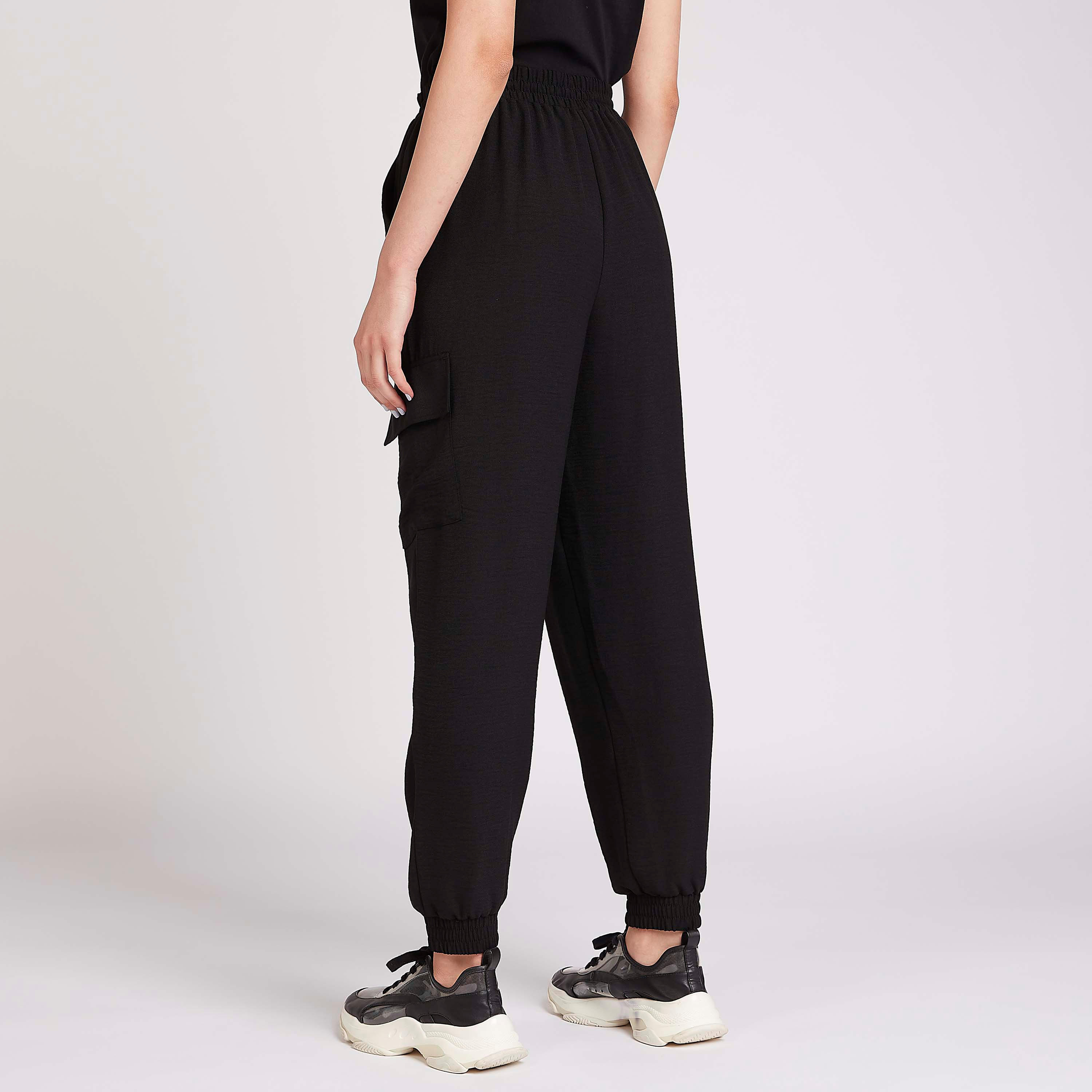 بنطلون رياضي سادة بأطراف مطاطية وخصر متوسط الارتفاع وجيوب وأربطة-women-clothing-bottoms-joggers-image-4