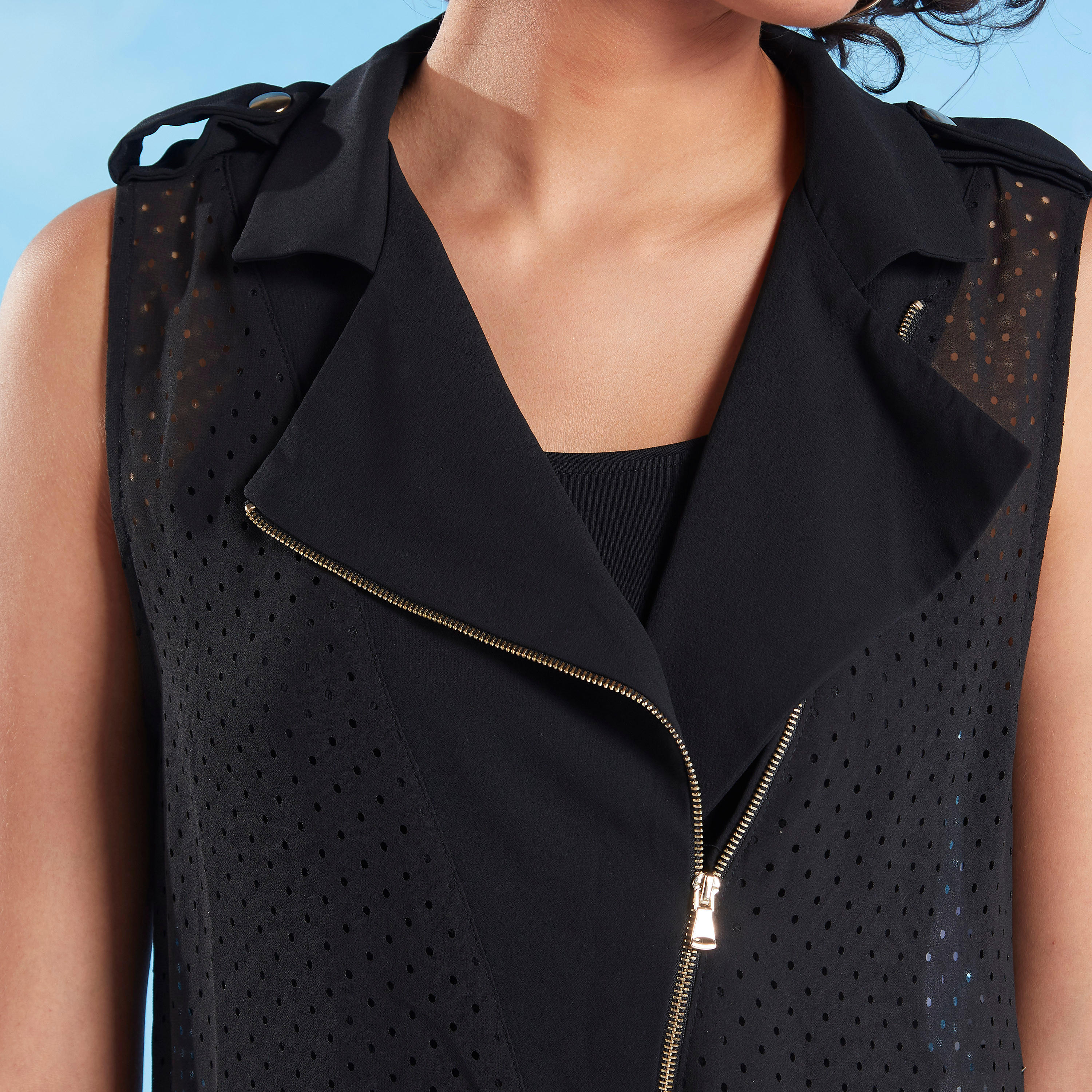 جاكيت طويل دون أكمام بارز الملمس وسحّاب إغلاق-women-winterwear-coatsandjackets-jackets-image-2