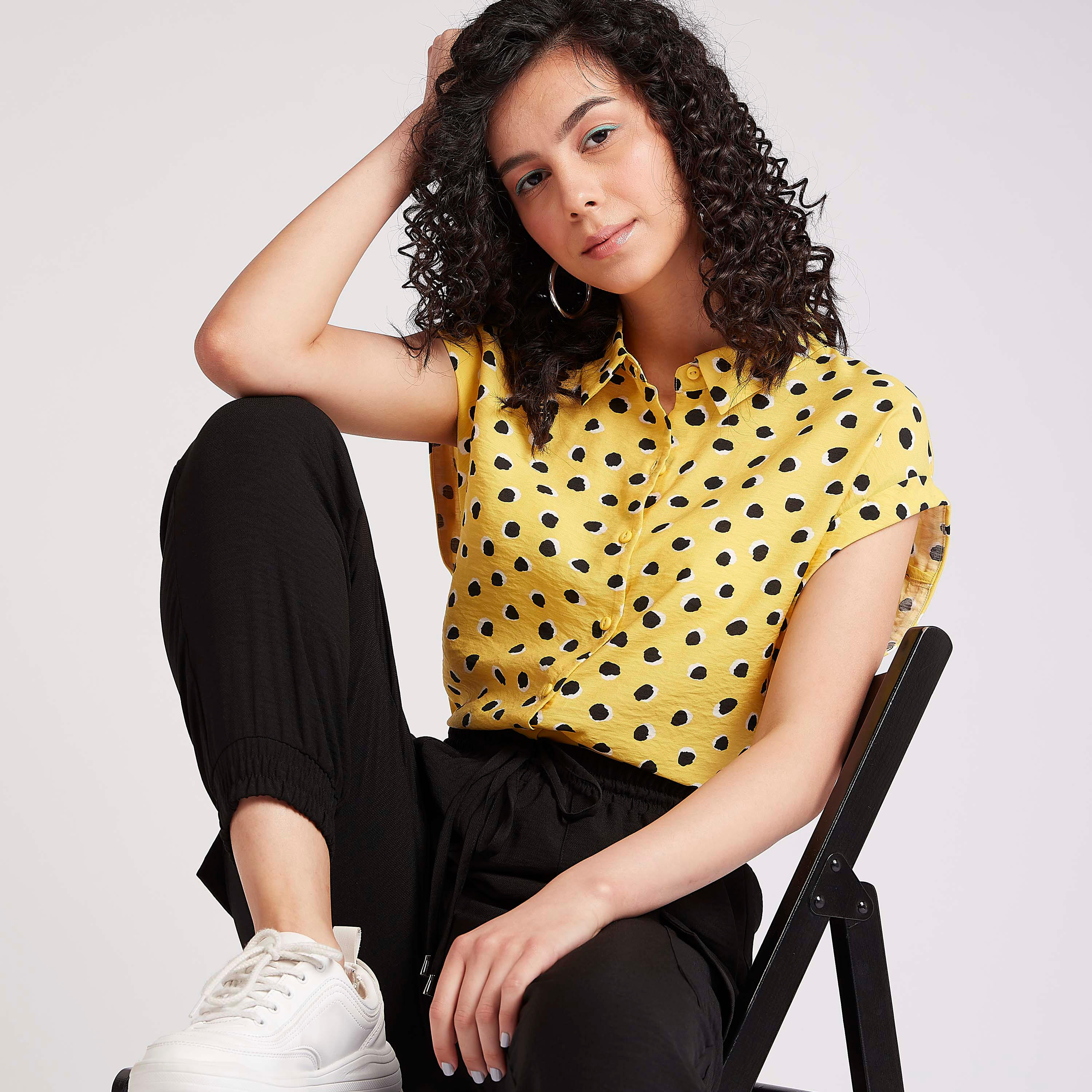 قميص بياقة عادية وأكمام كاب وطبعات حيوانات-women-clothing-shirtsandblouses-shirts-image-1