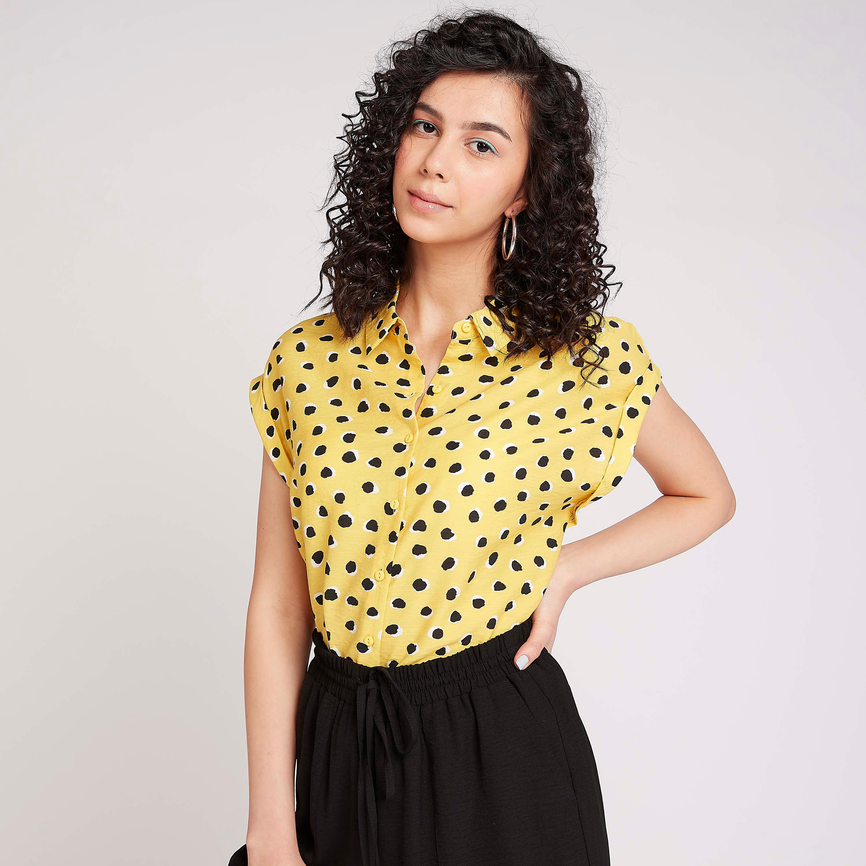 قميص بياقة عادية وأكمام كاب وطبعات حيوانات-women-clothing-shirtsandblouses-shirts-image-3