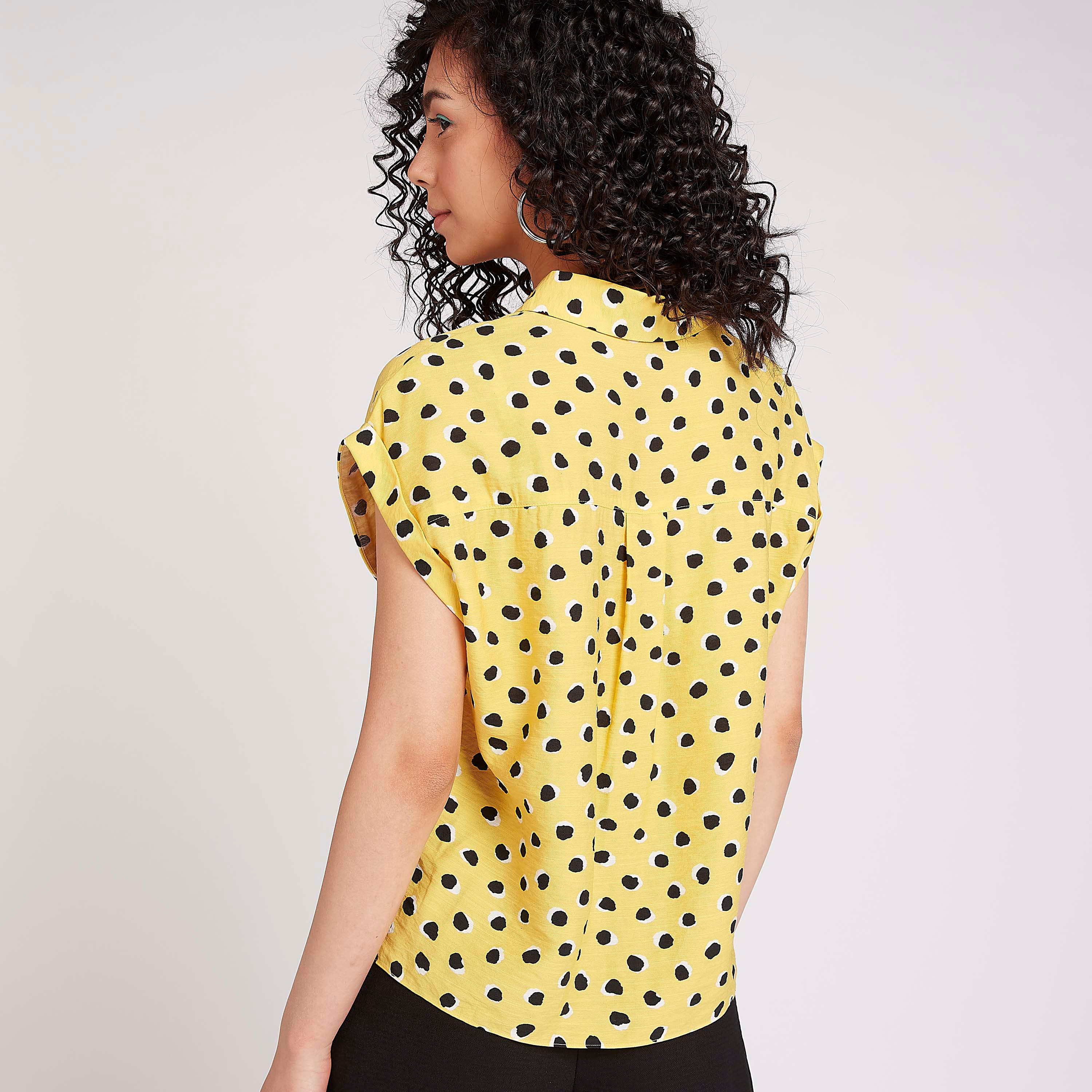 قميص بياقة عادية وأكمام كاب وطبعات حيوانات-women-clothing-shirtsandblouses-shirts-image-4