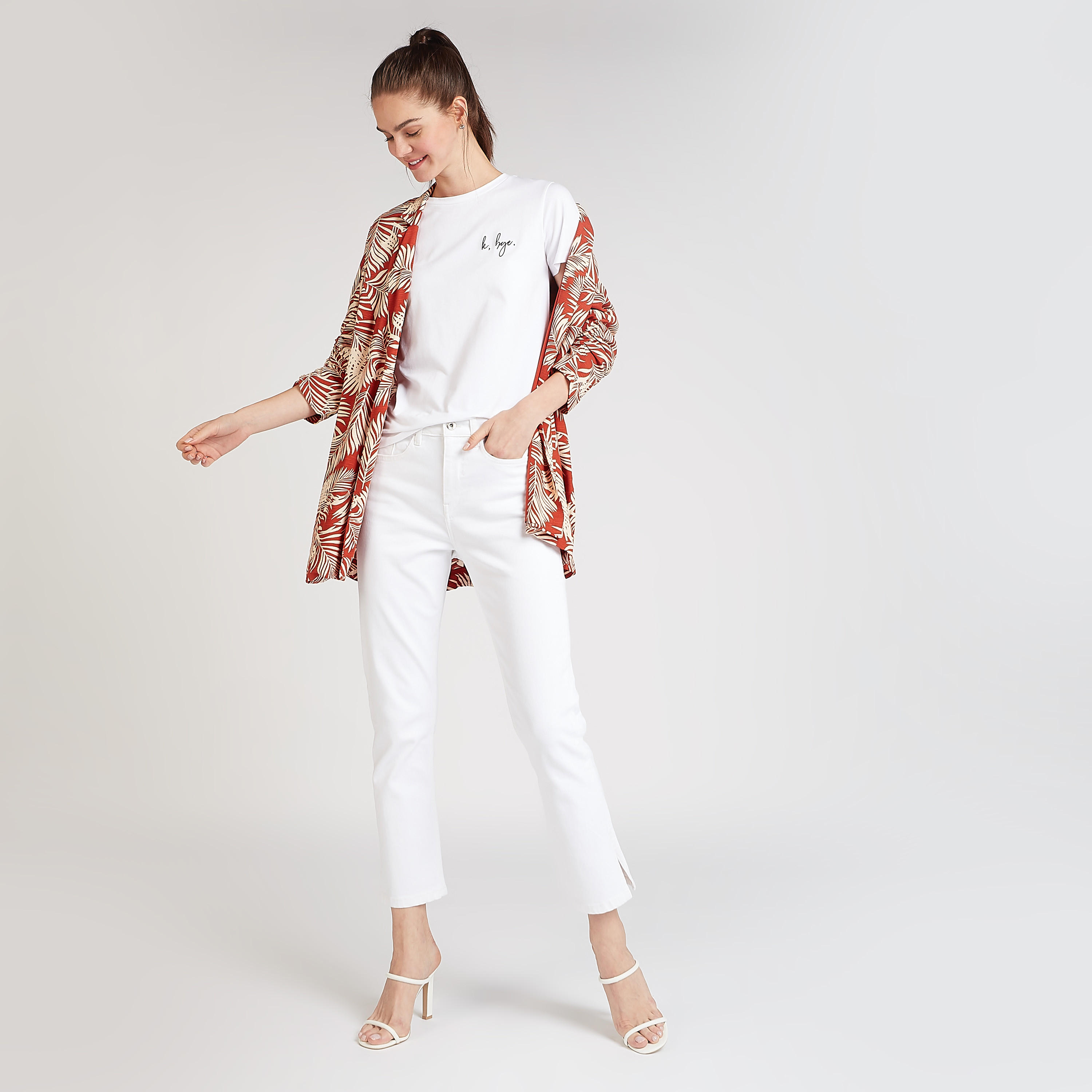 تيشيرت مستدام بياقة ضيّقة وأكمام قصيرة وطبعات-women-clothing-tshirts-image-2