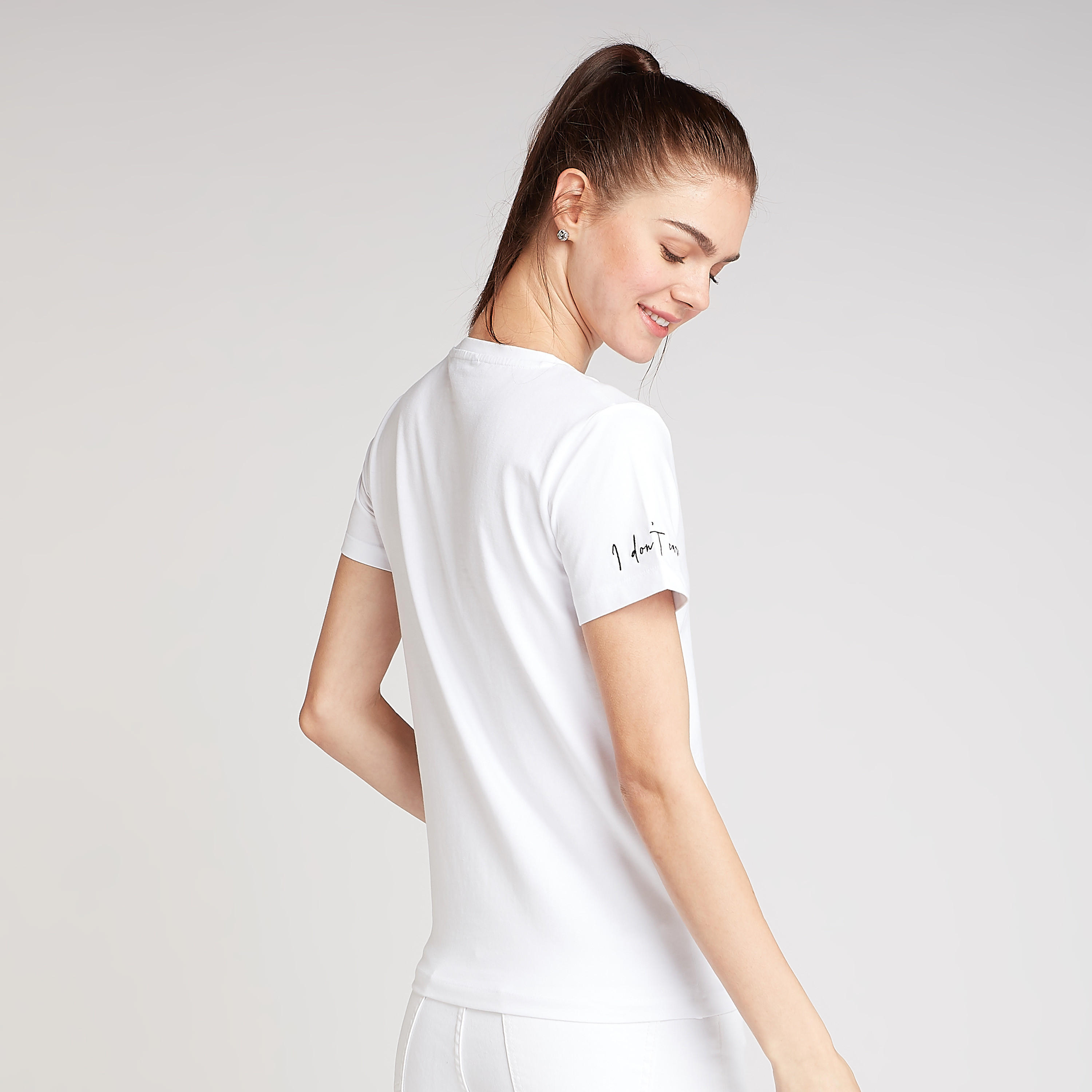 تيشيرت مستدام بياقة ضيّقة وأكمام قصيرة وطبعات-women-clothing-tshirts-image-4