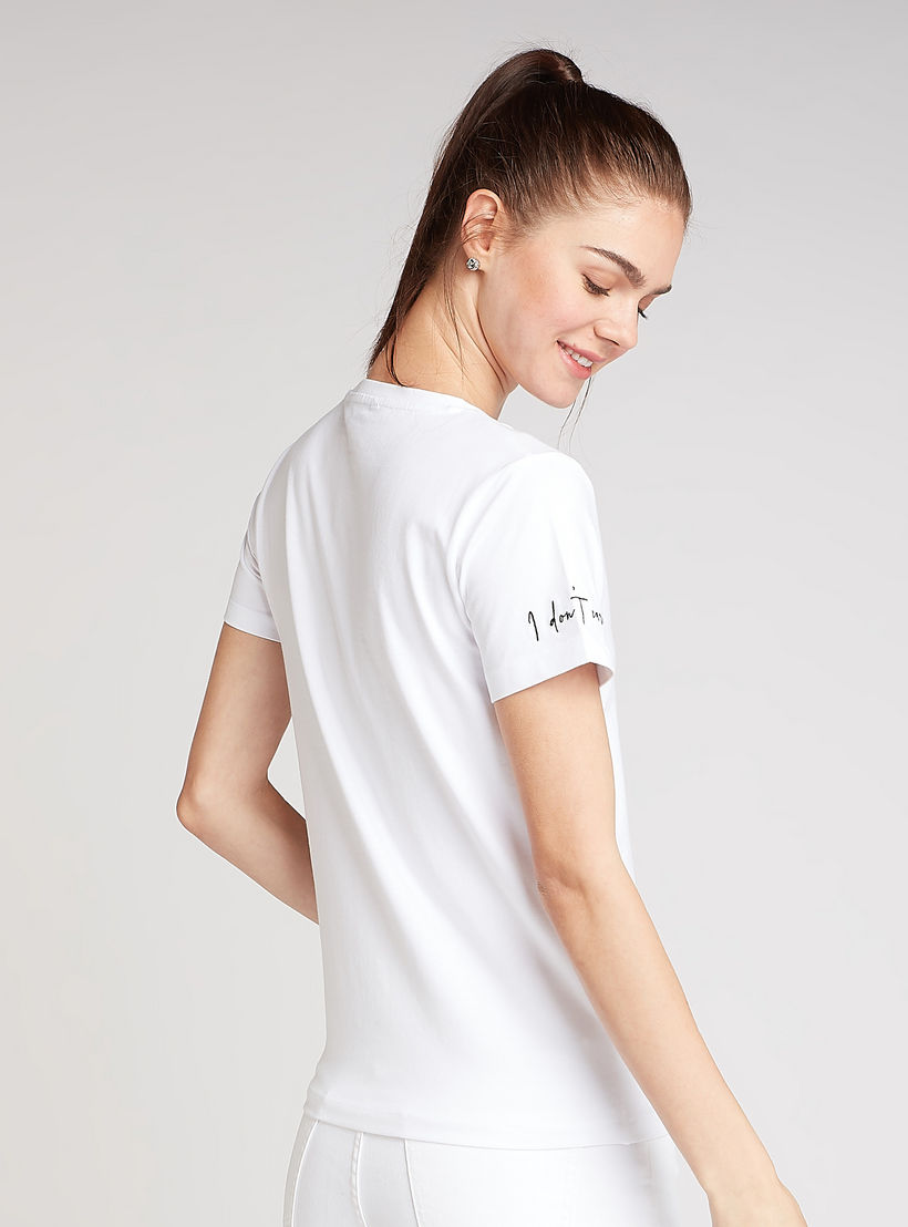 تيشيرت مستدام بياقة ضيّقة وأكمام قصيرة وطبعات-women-clothing-tshirts-image-4