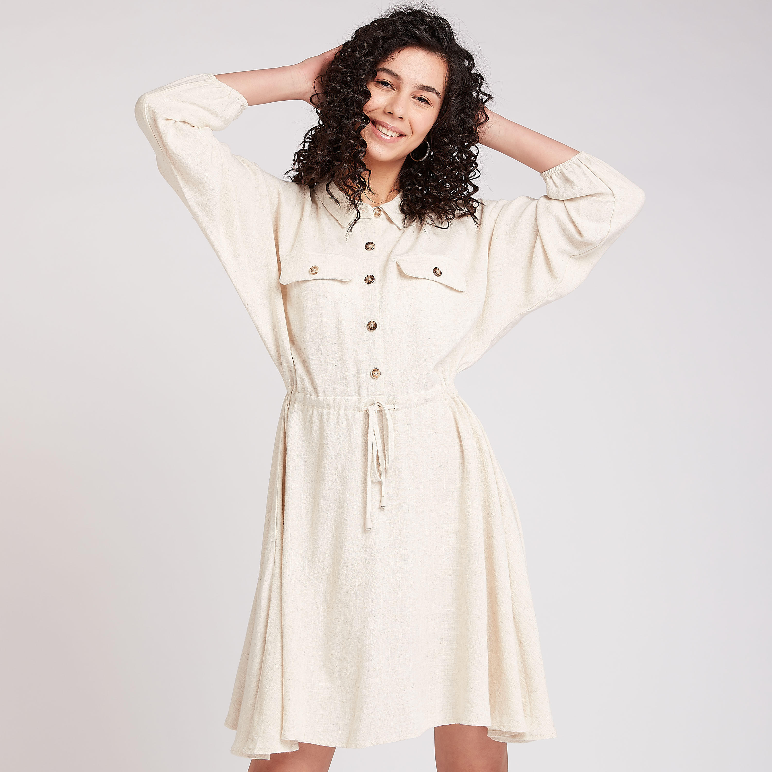 فستان منسدل قصير بارز الملمس بياقة عادية وأكمام طويلة-women-clothing-dresses-image-1